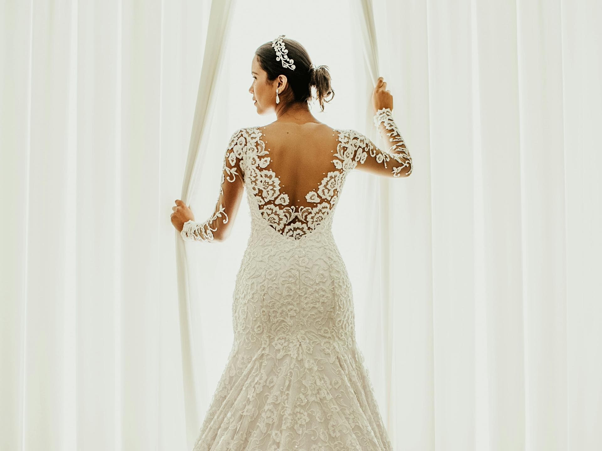 Frau in Brautkleid Frau in Brautkleid