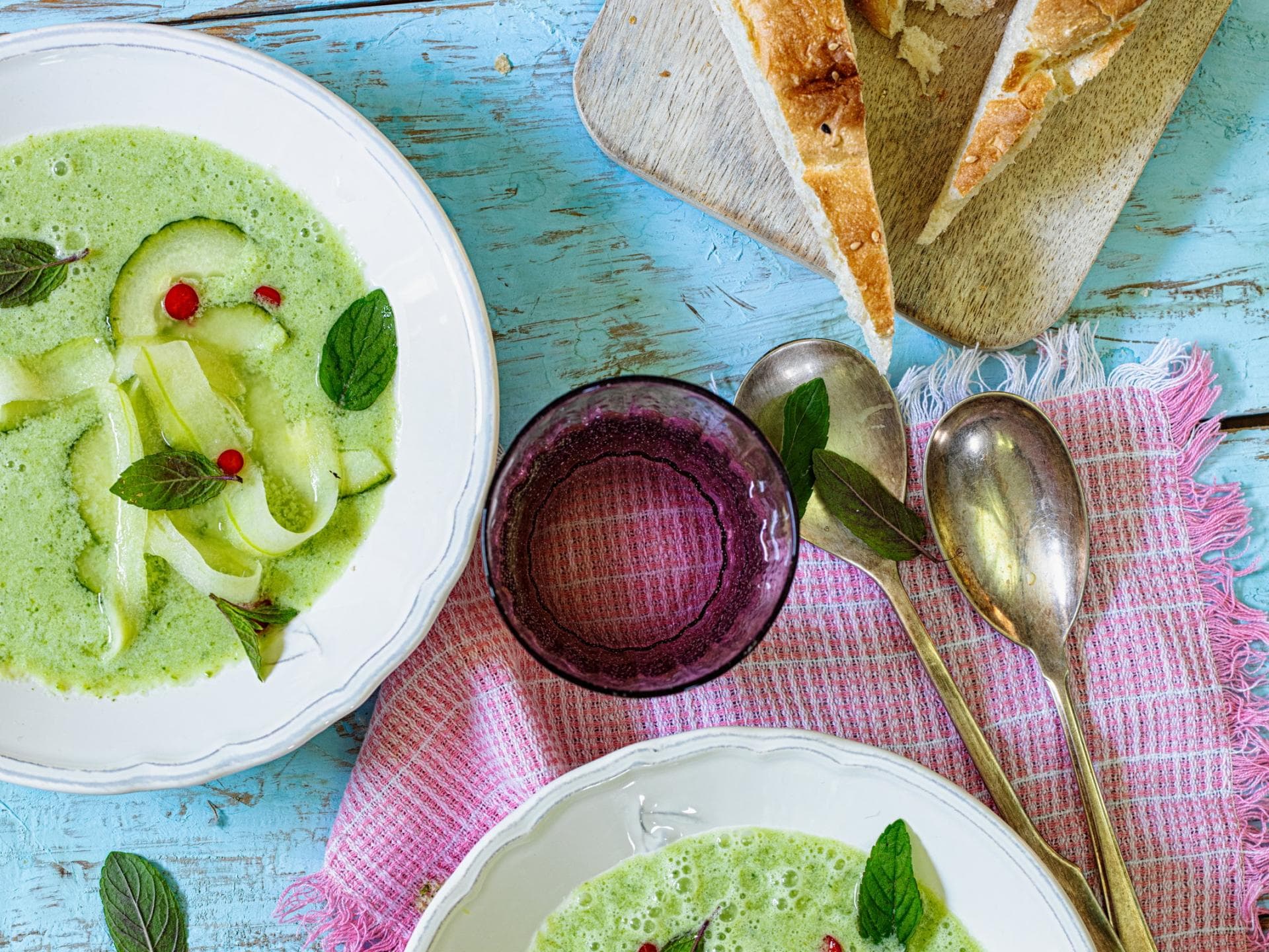 Kalte Gurkensuppe mit Ayran und Minze