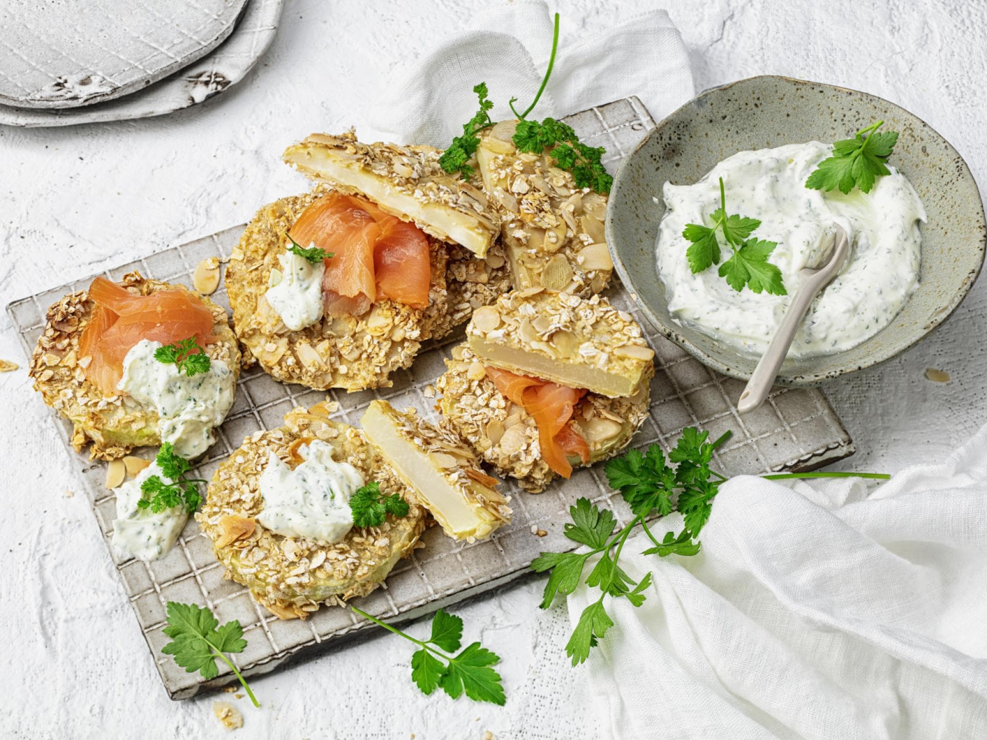 Sellerieschnitzel mit Haferflocken-Panade 