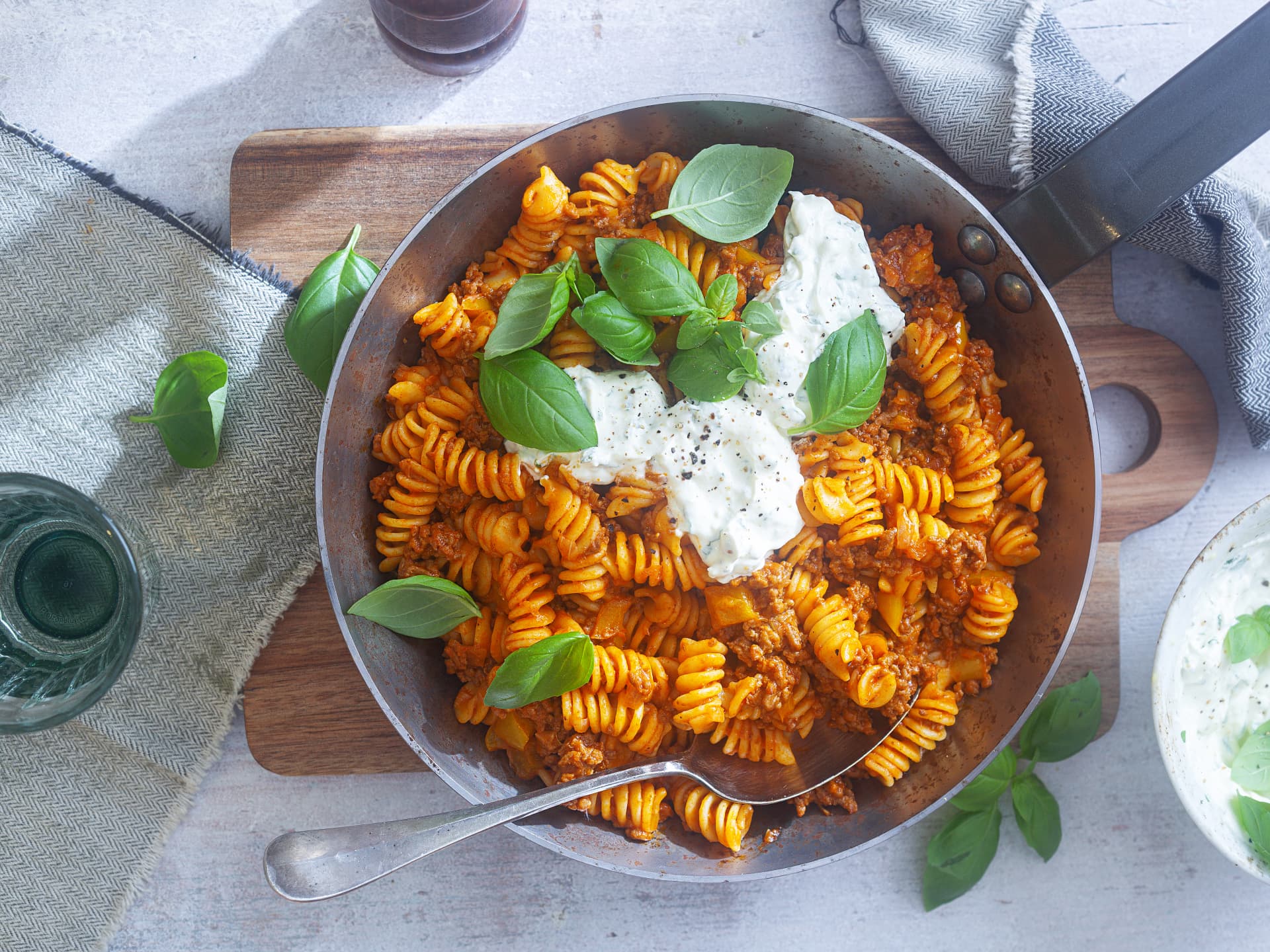 One-Pot-Gerichte fürs Camping - Schnelle One-Pot-Pasta mit Hackfleisch