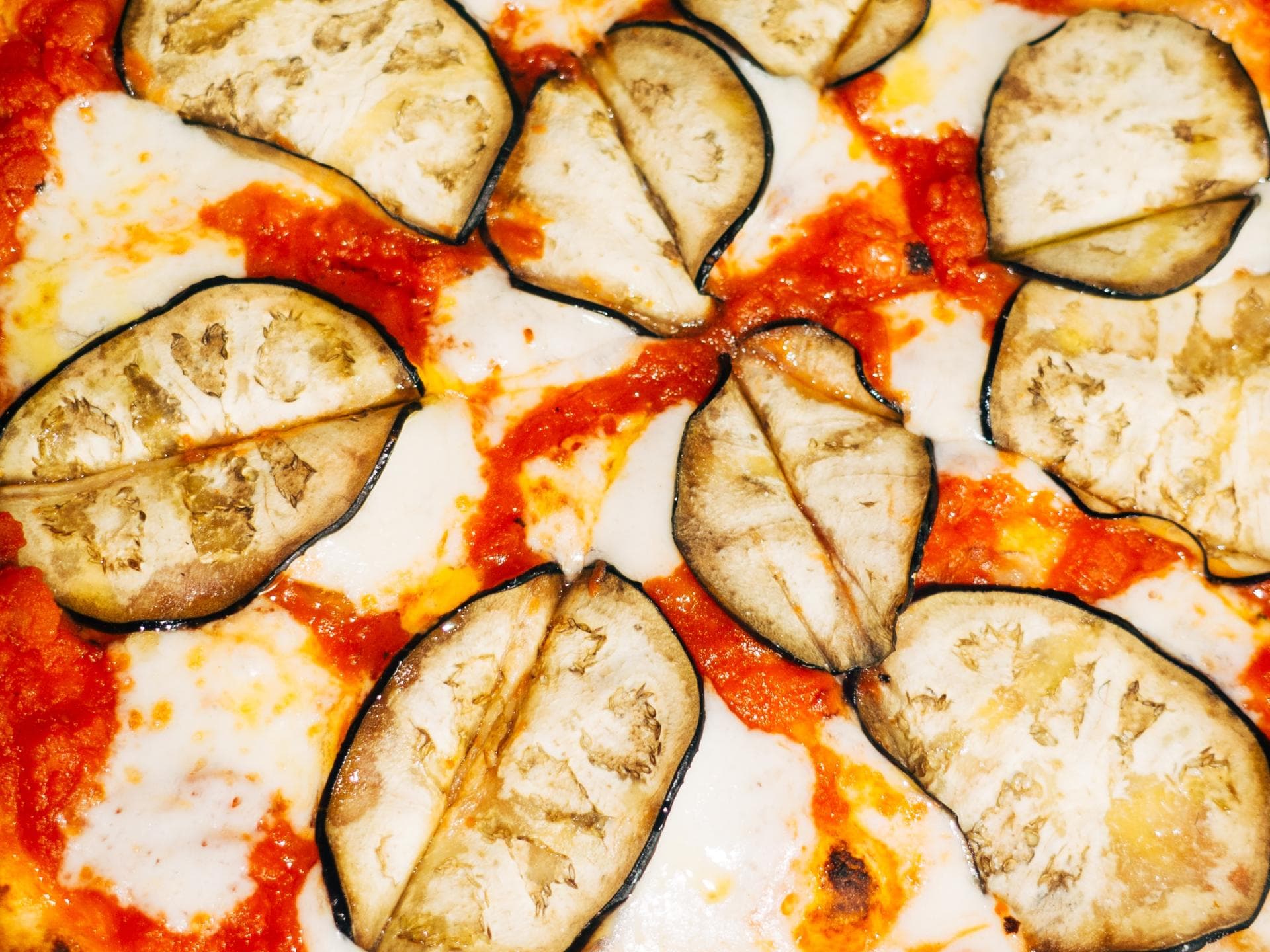 Auberginen-Paprika-Pizza