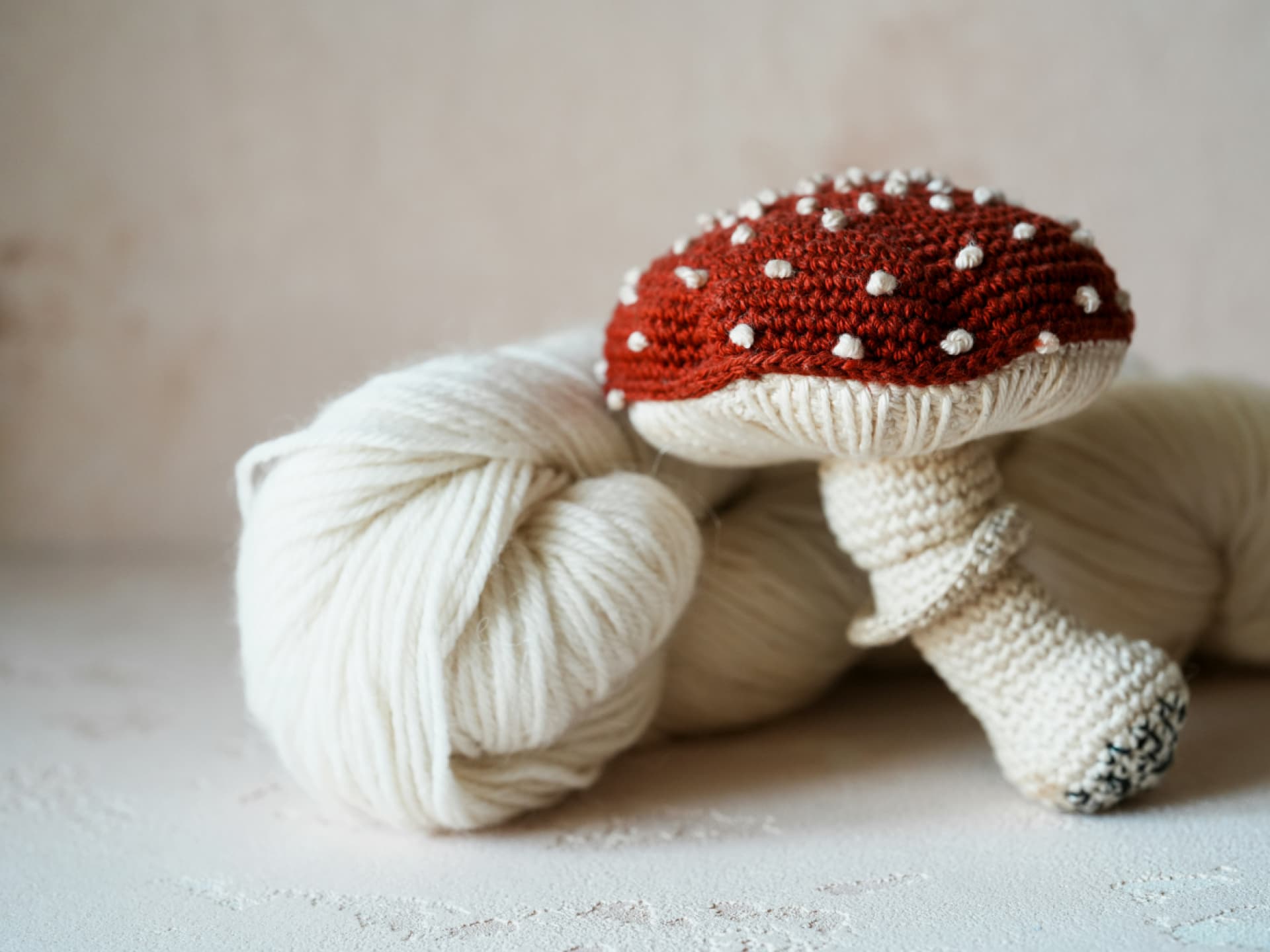 Gehäkelter Amigurumi-Fliegenpilz