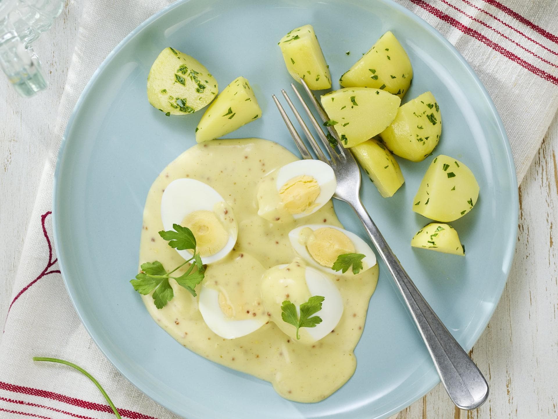 Eier mit Senfsauce Eier mit Senfsauce
