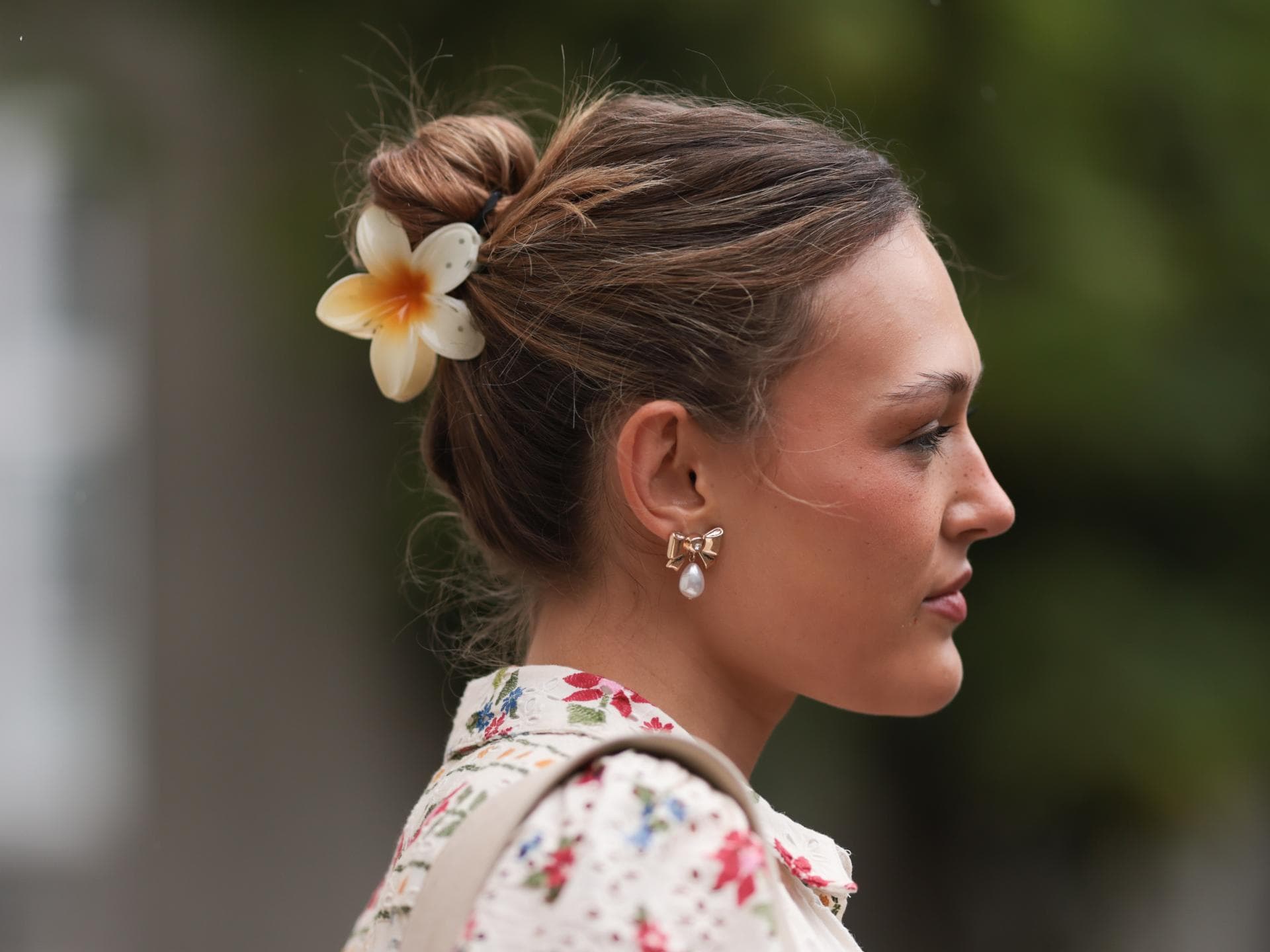 Haarklammer-Frisuren Flower Clips