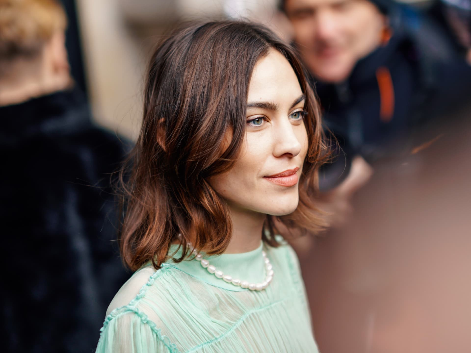 Frisuren ab 50 - Alexa Chung mit Wavy Bob
