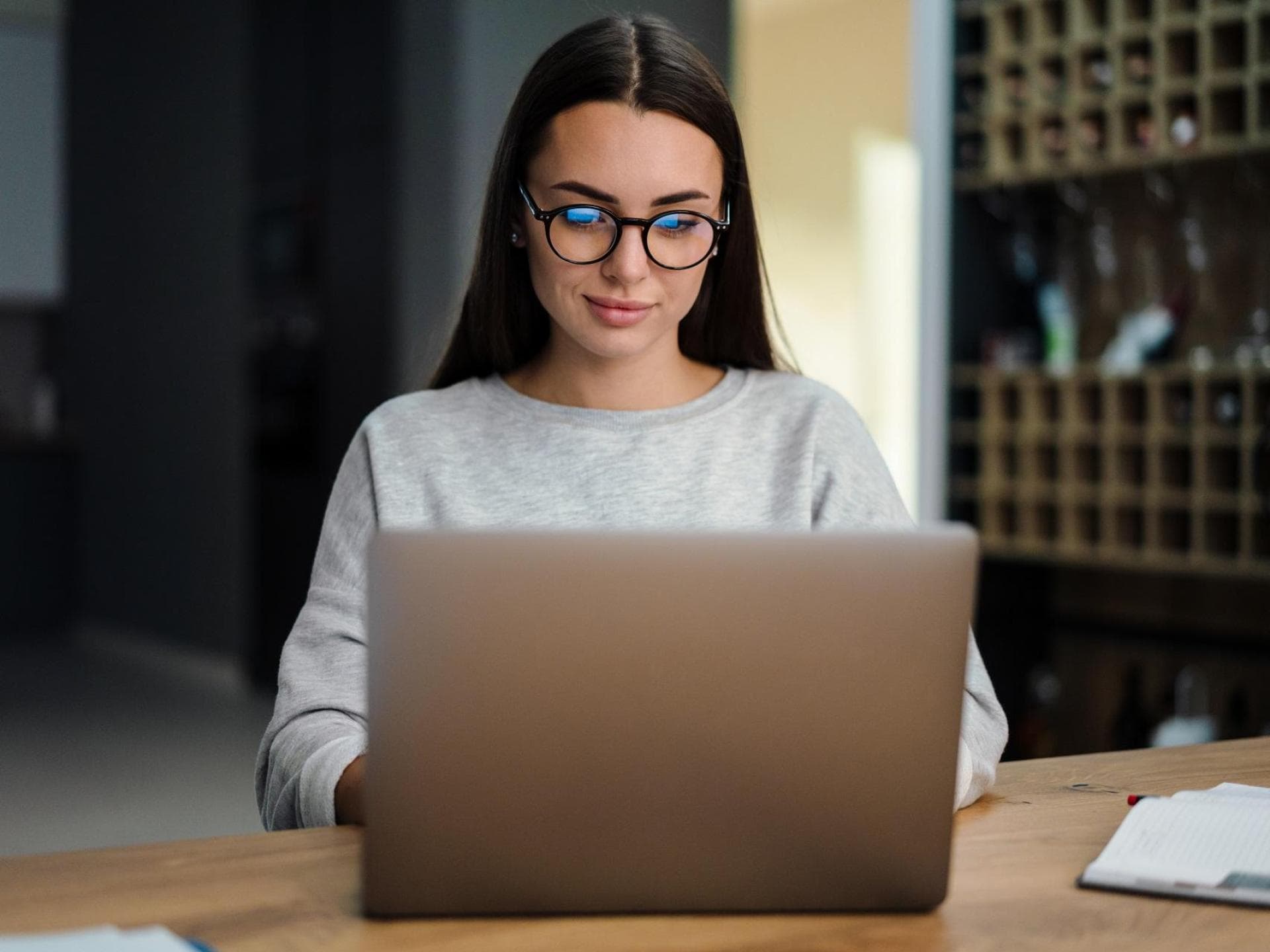 Frau am Laptop Frau am Laptop