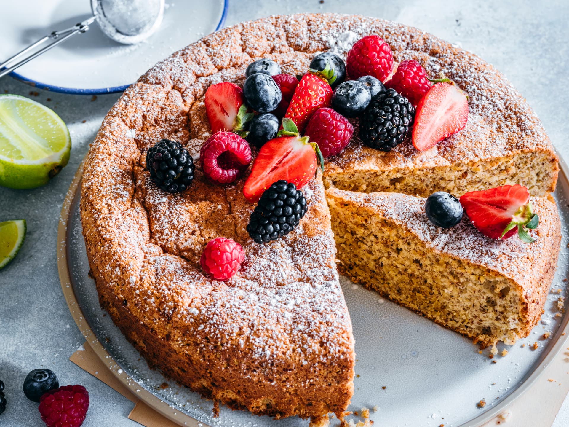 Portugiesischer Mandelkuchen mit Limette