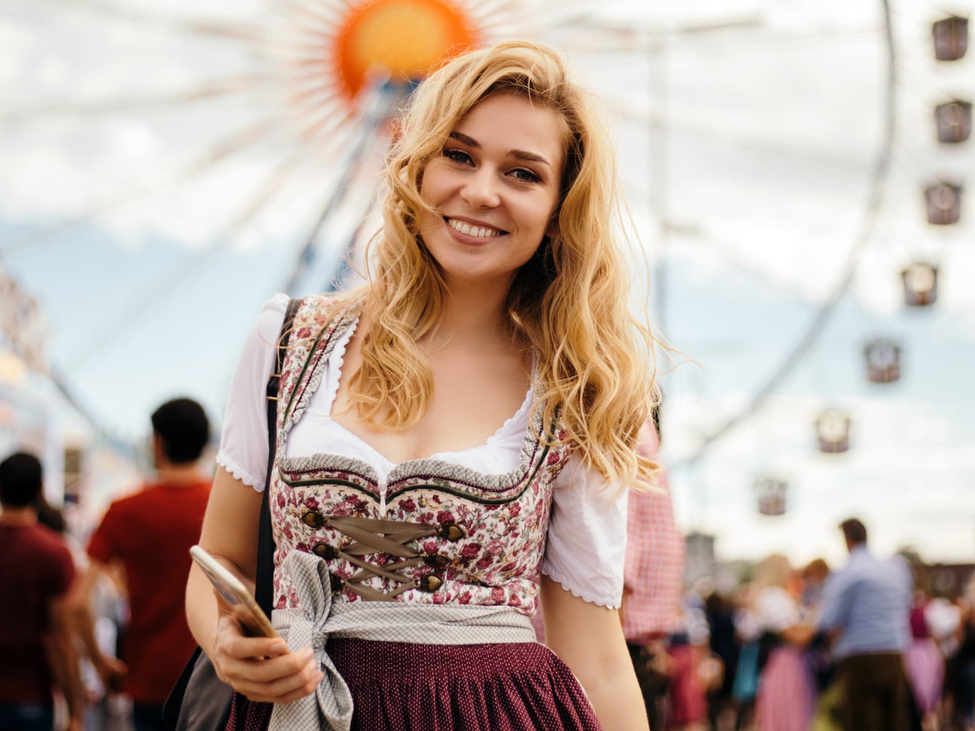 Bald ist wieder Oktoberfest! Frau auf dem Oktoberfest