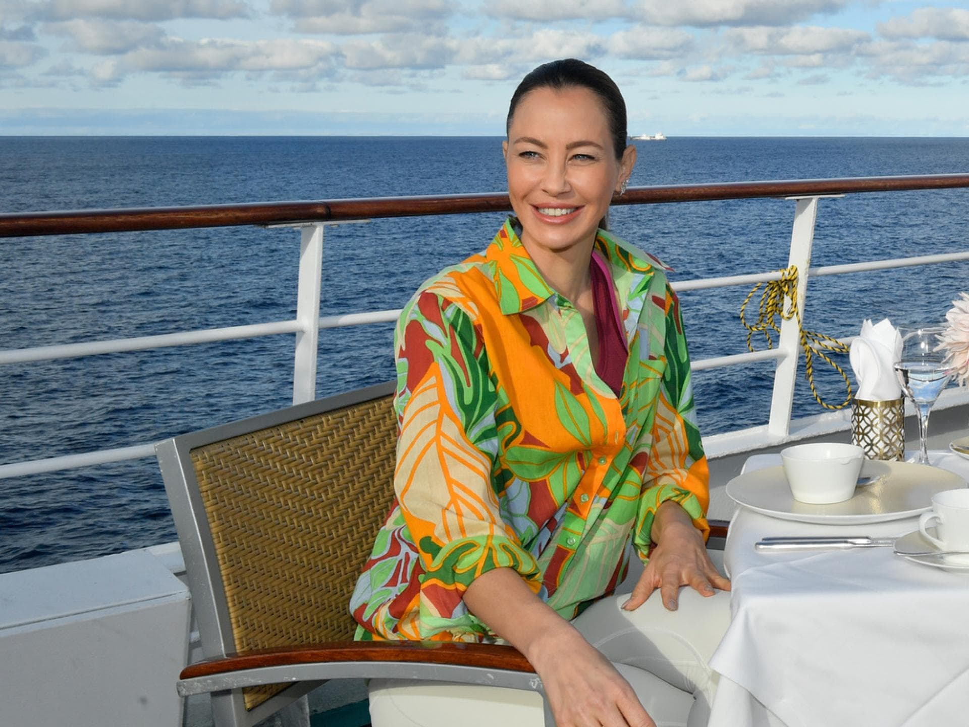 Alessandra Meyer-Wölden auf dem "Traumschiff"