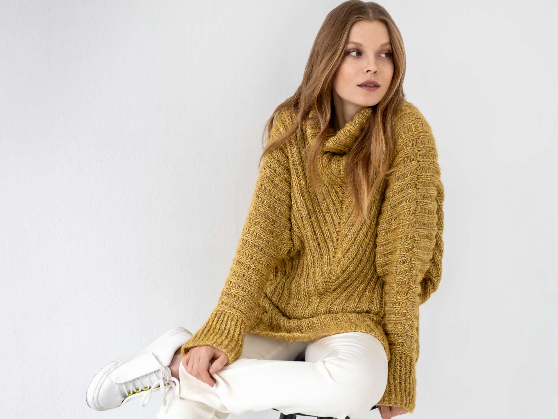Bunt stricken - Model in Kimonopullover von Lana Grossa