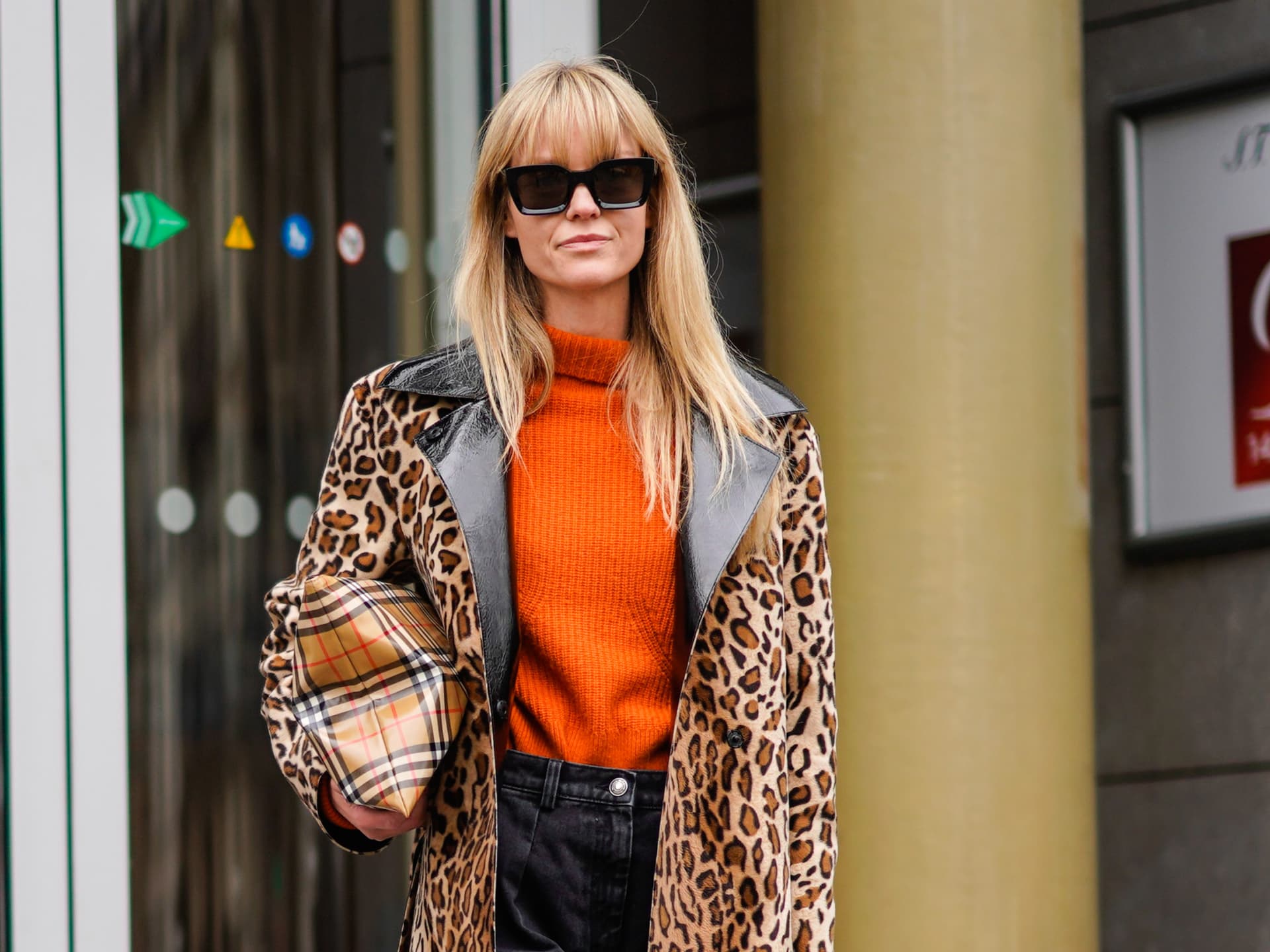 Unternehmerin und Designerin Jeanette Madsen trägt Shadow Bangs
