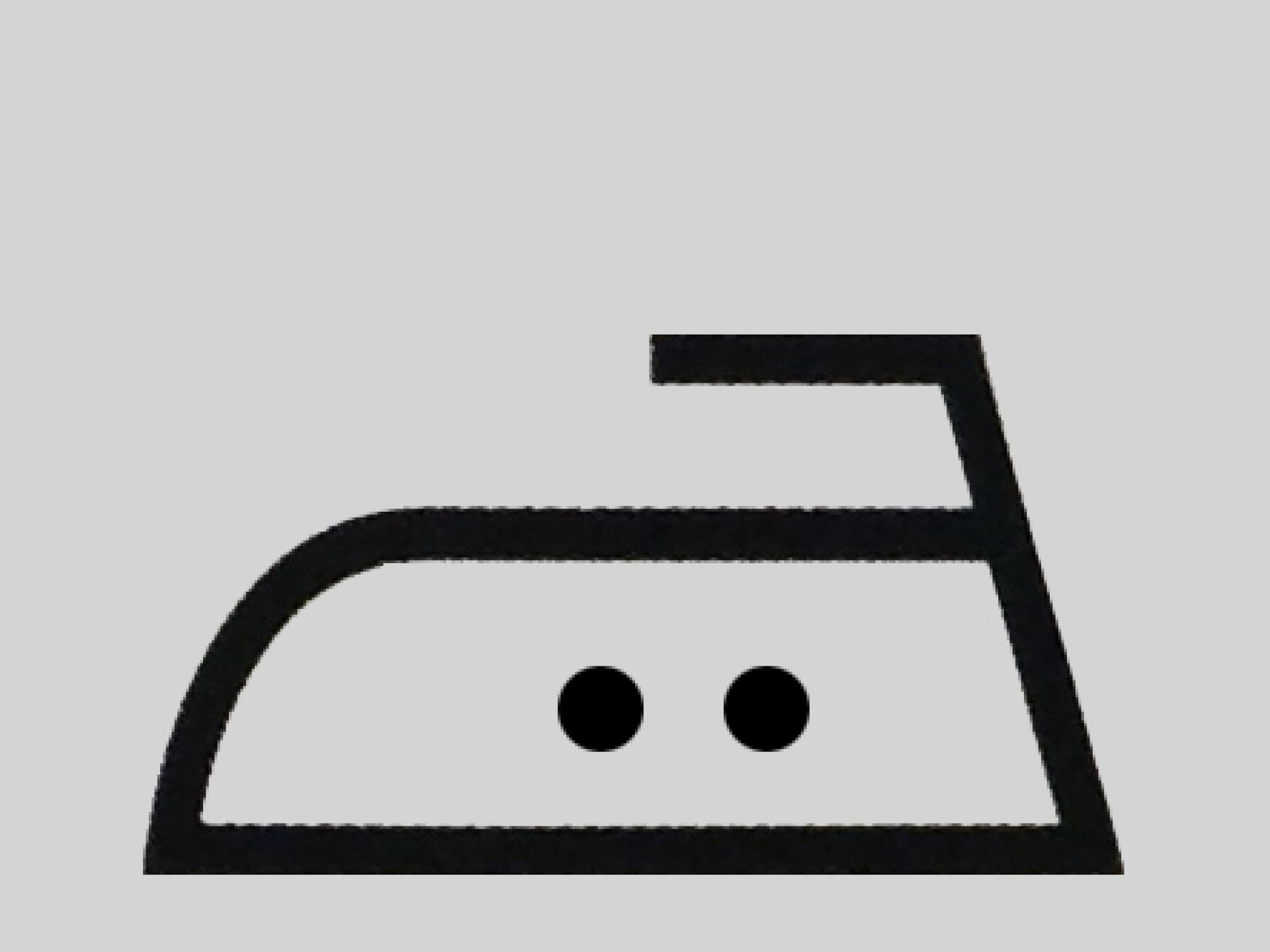 Dieses Stricksymbol steht fürs Bügeln bei mittlerer Hitze Stricksymbol fürs Bügeln bei mittlerer Hitze
