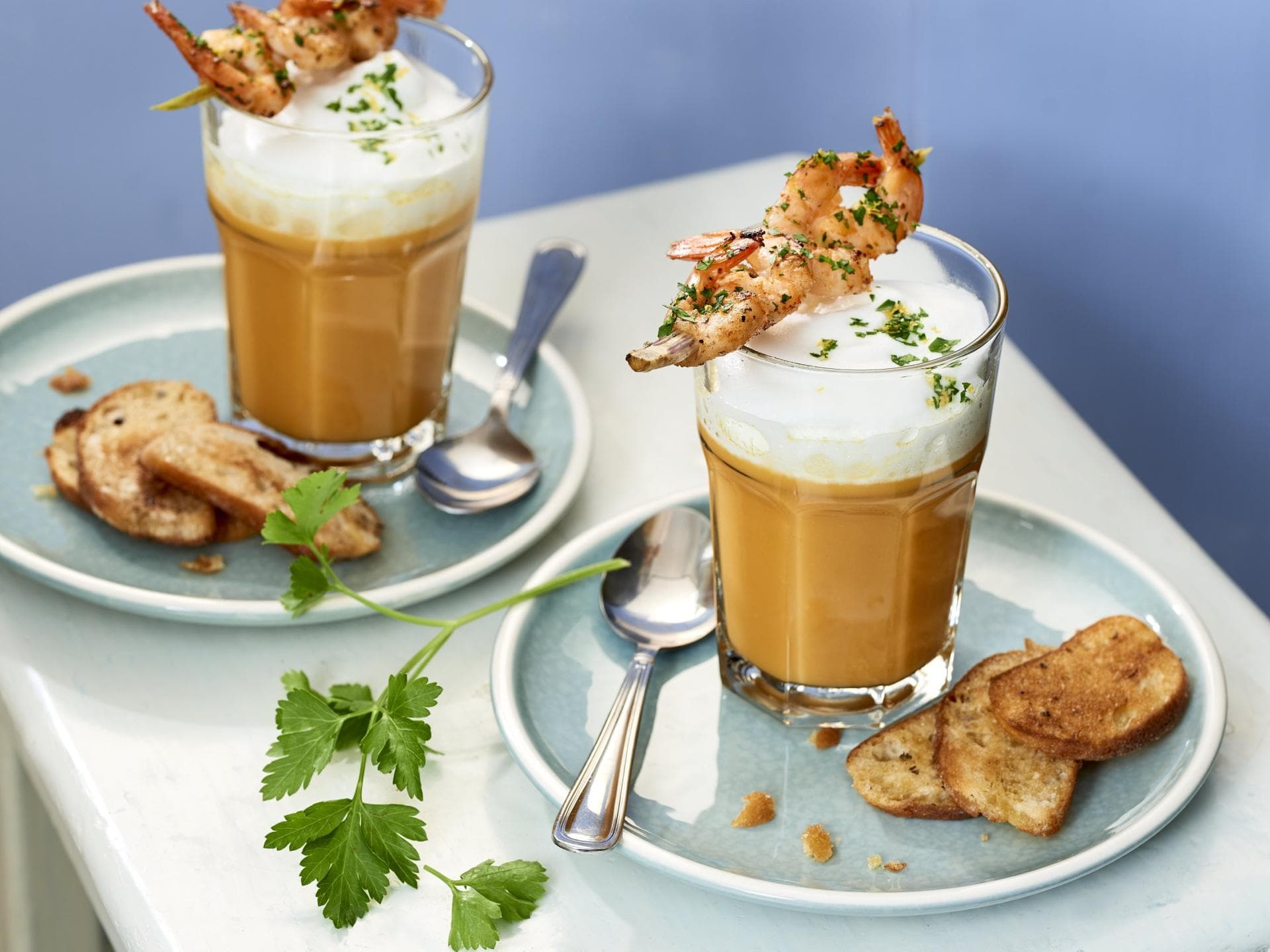 Süßkartoffelsuppe mit Garnelen 
