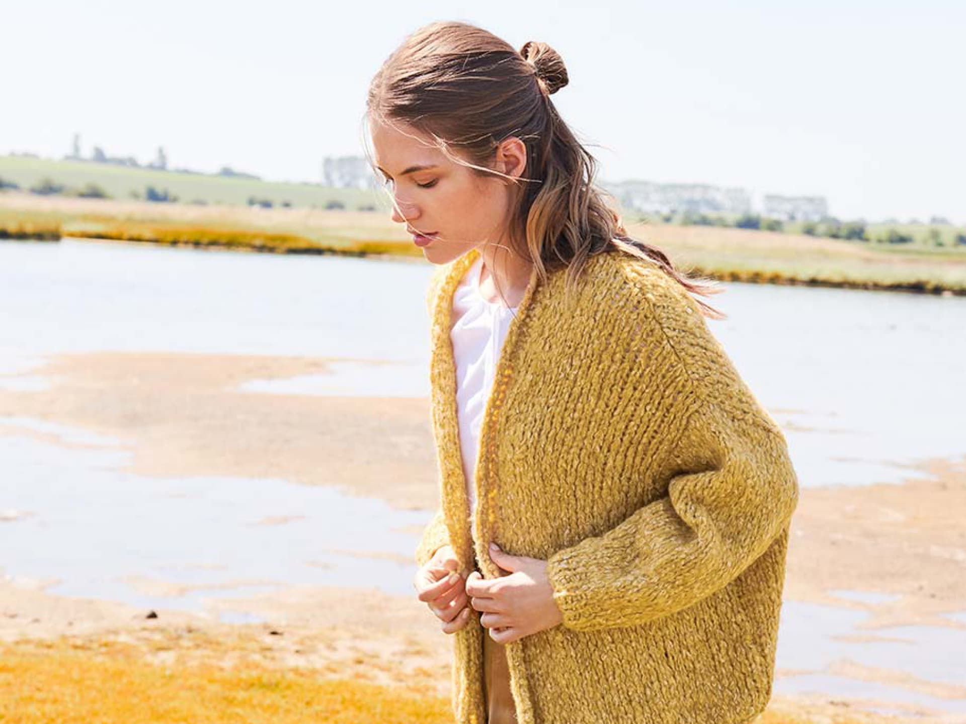 Weihnachtsgeschenke stricken - Cardigan mit überlangen Schultern