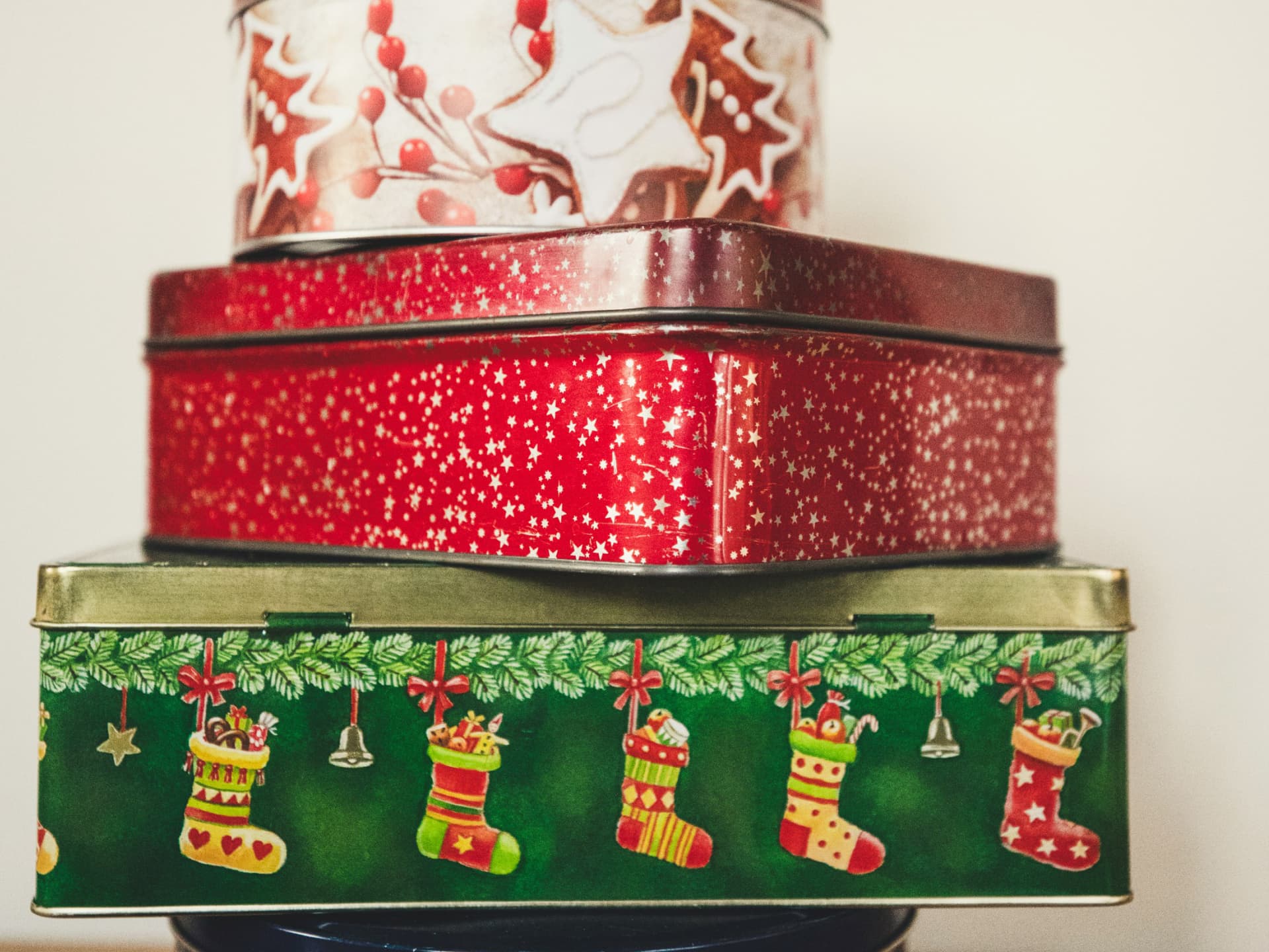 Geldgeschenke weihnachtlich verpacken - in Vintage-Blechdosen