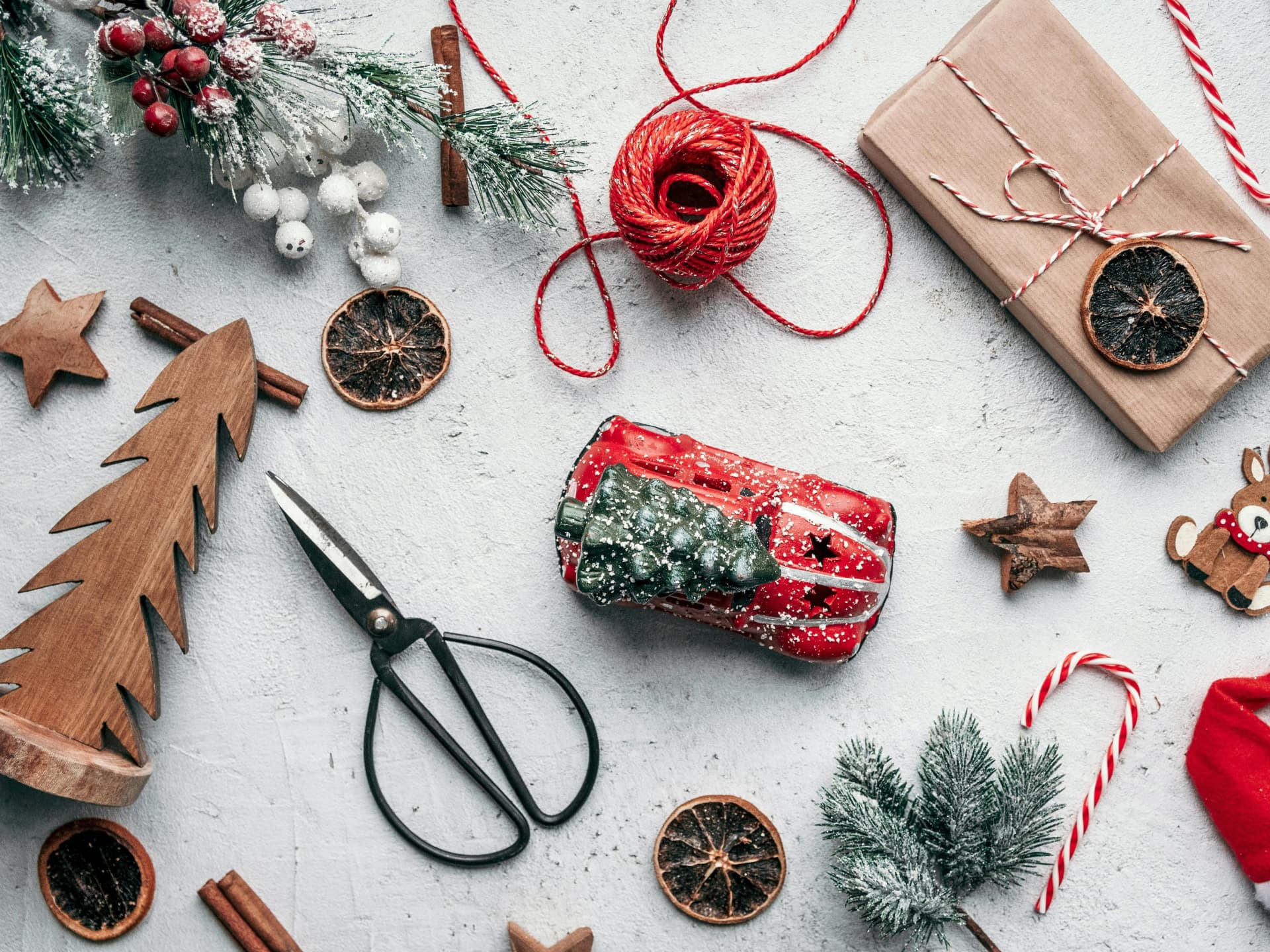 Weihnachtlich verpackte Geldgeschenke