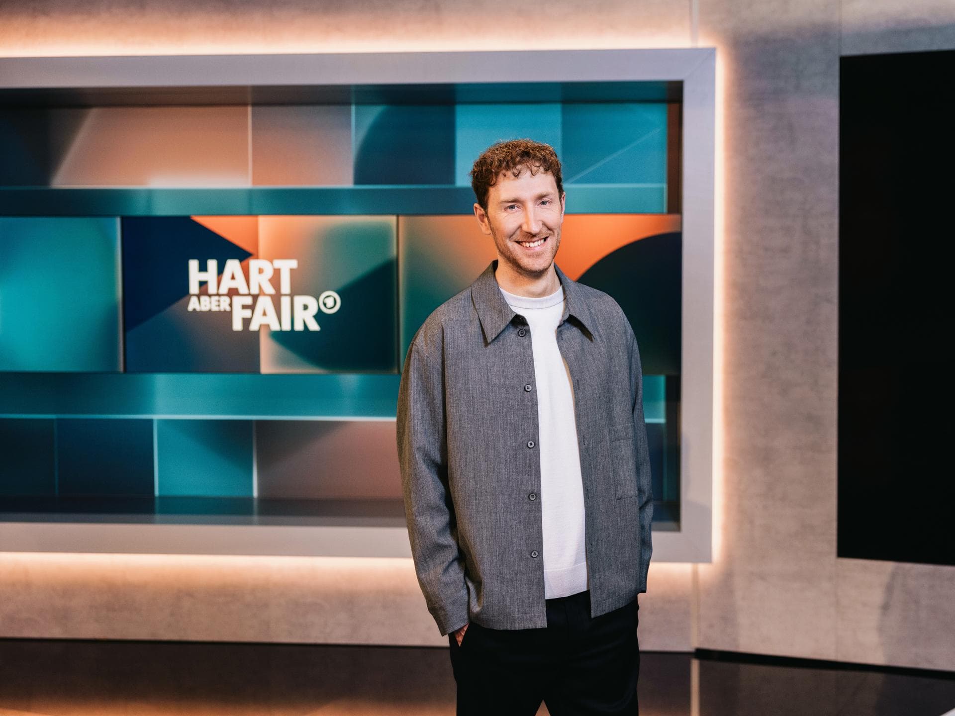 Louis Klamroth ist der Moderator von "Hart aber fair" Louis Klamroth