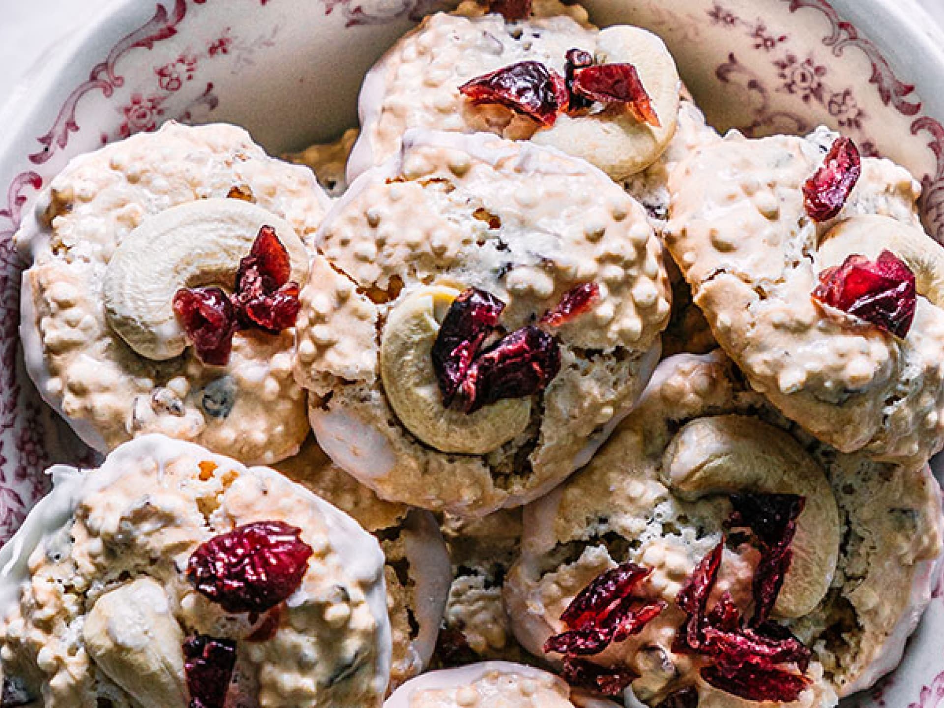 Plätzchen ohne Ausstechen - Cashew-Quinoa-Makronen mit Cranberries