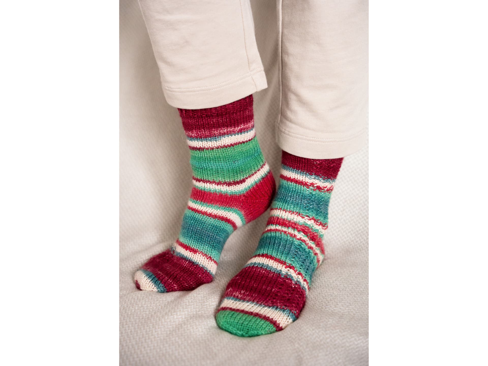Weihnachtliche Socken von Lana Grossa zum Selberstricken