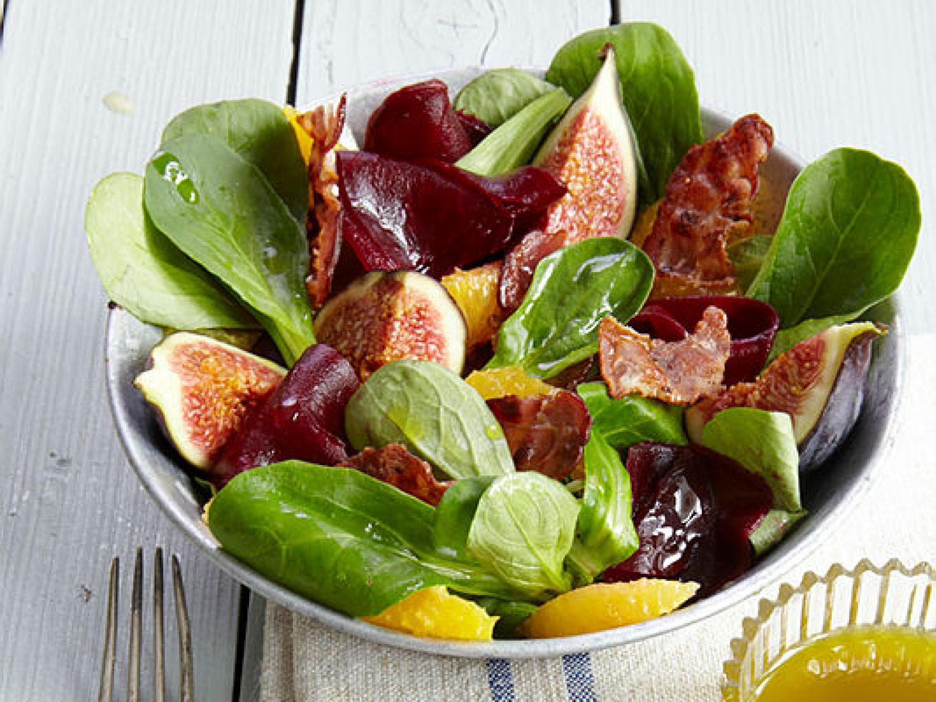 Feldsalat mit Speck, Blutorange und Feigen