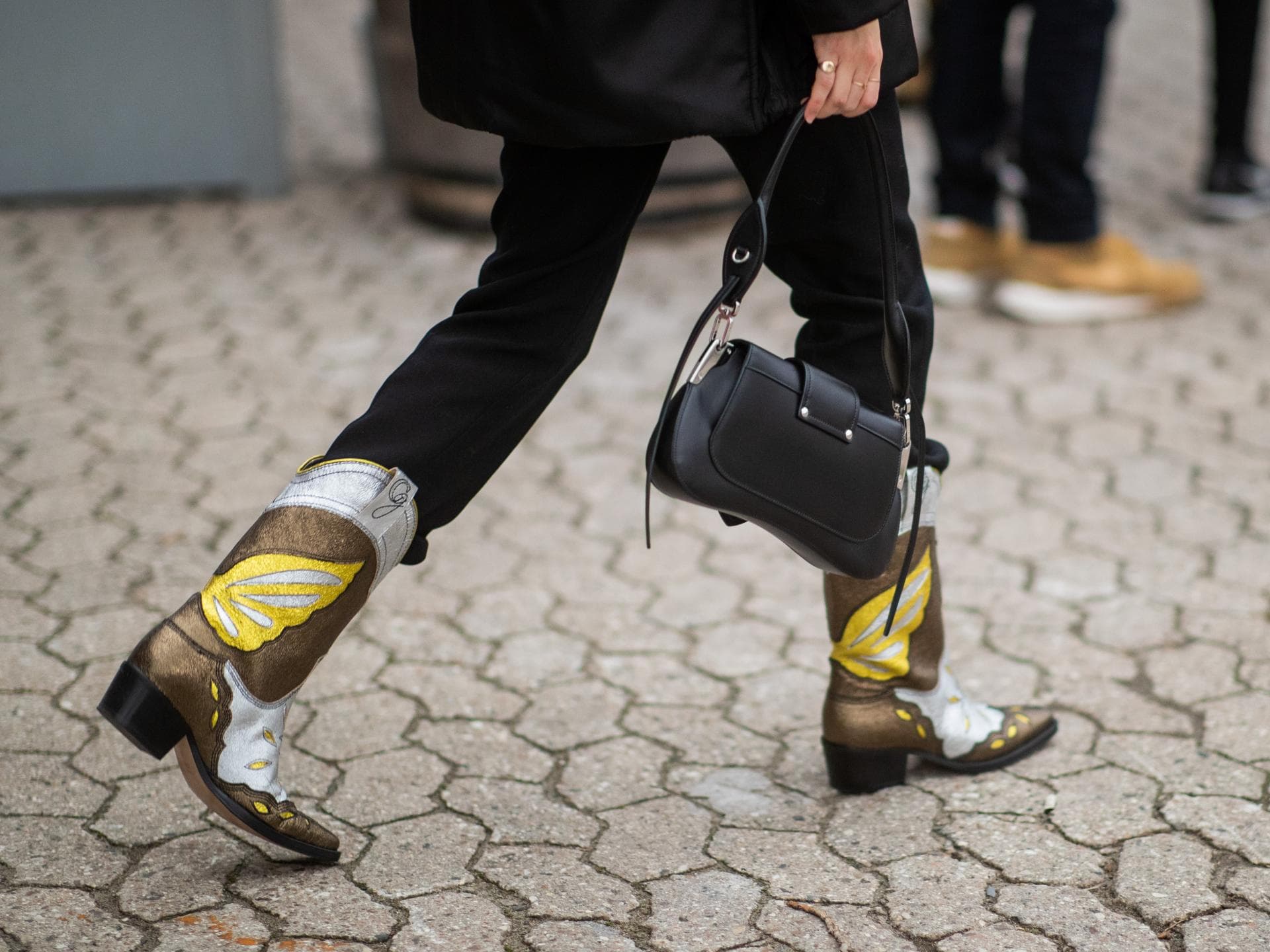 Cowboystiefel lassen sich vielseitig kombinieren Cowboystiefel im Streetstyle