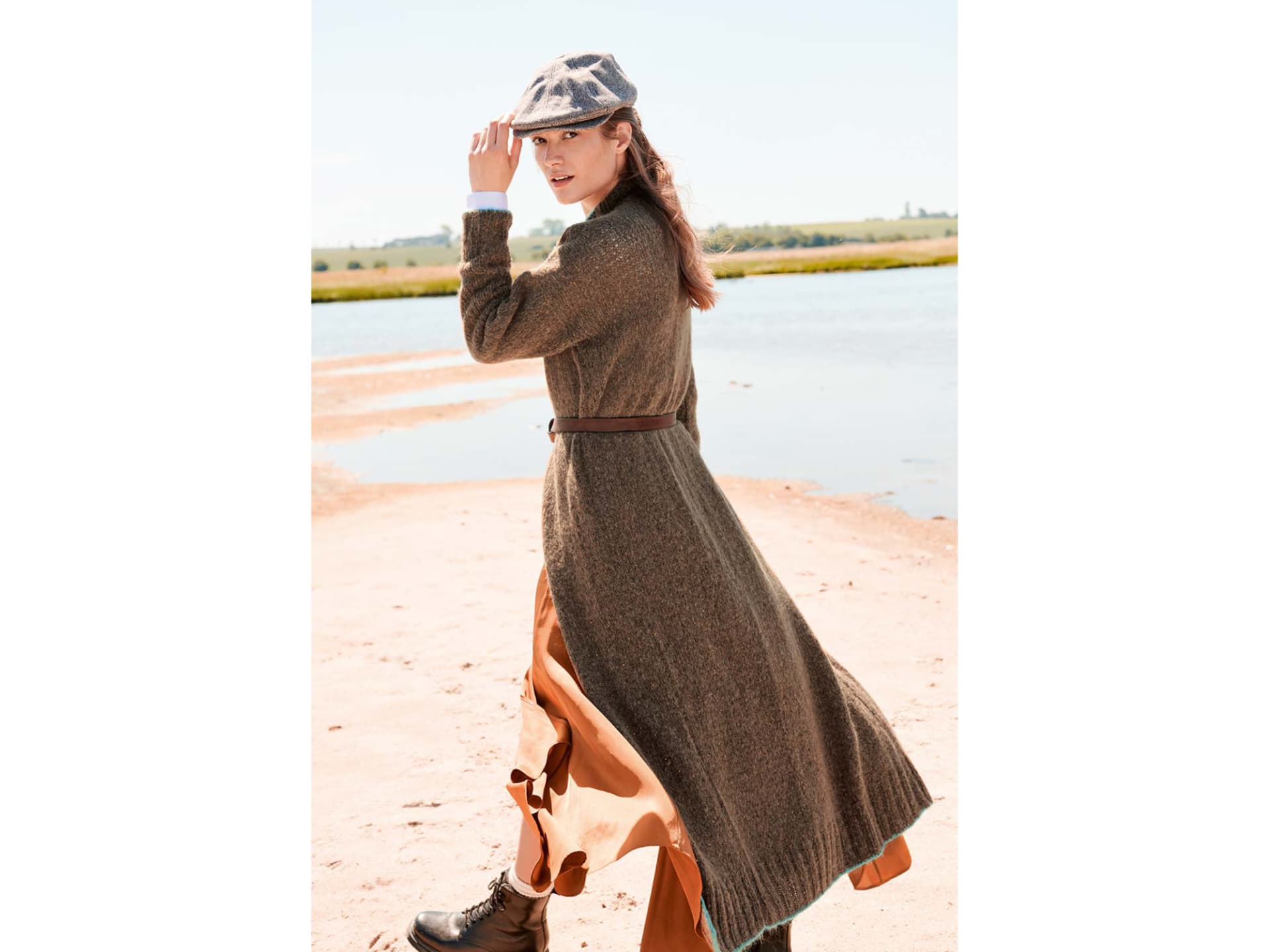 Stricken mit Seide - Model in leichtem Strickmantel