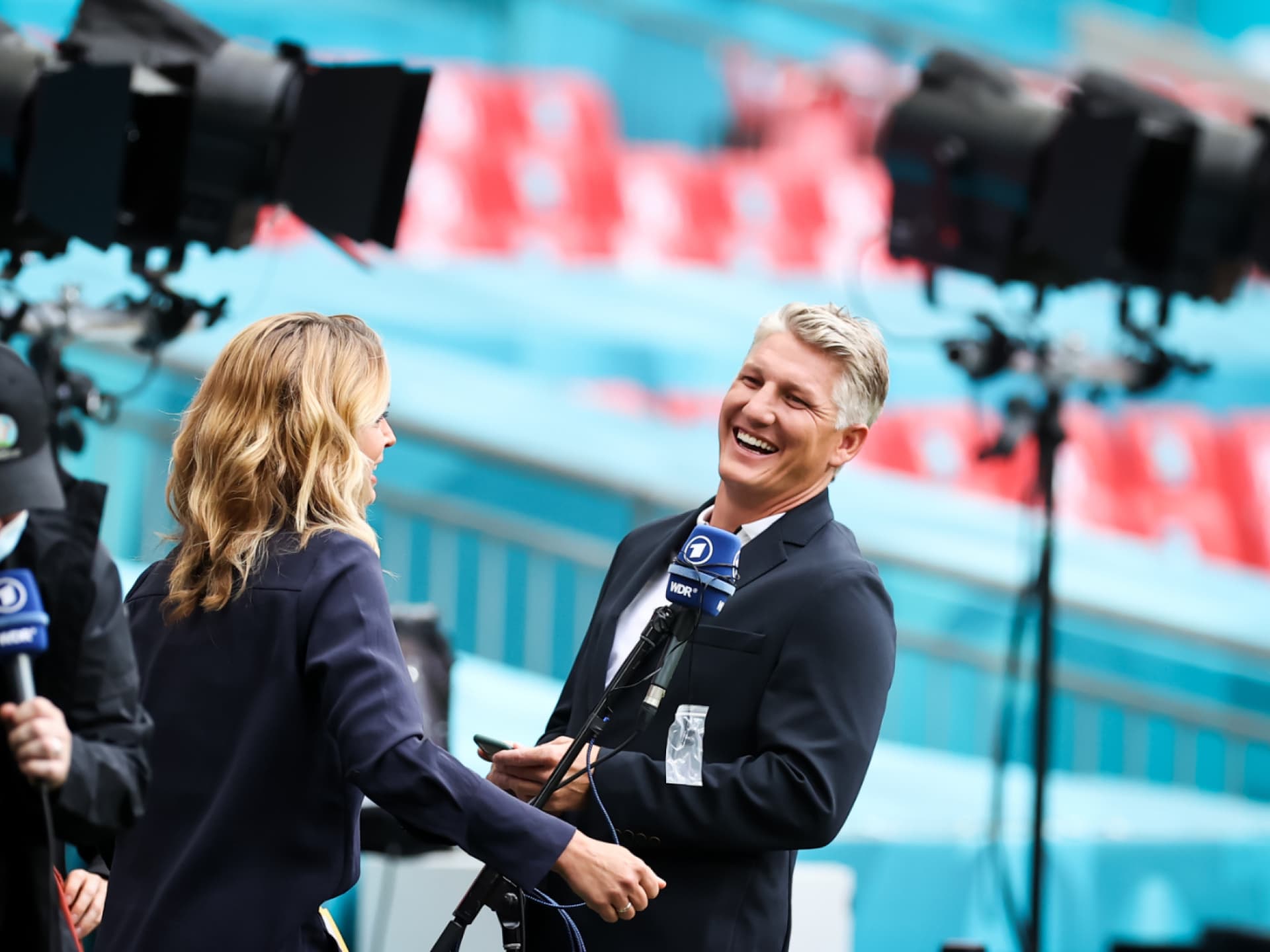 Moderatorin Jessy Wellmer und Fußballer Bastian Schweinsteiger Jessy Wellmer und Bastian Schweinsteiger