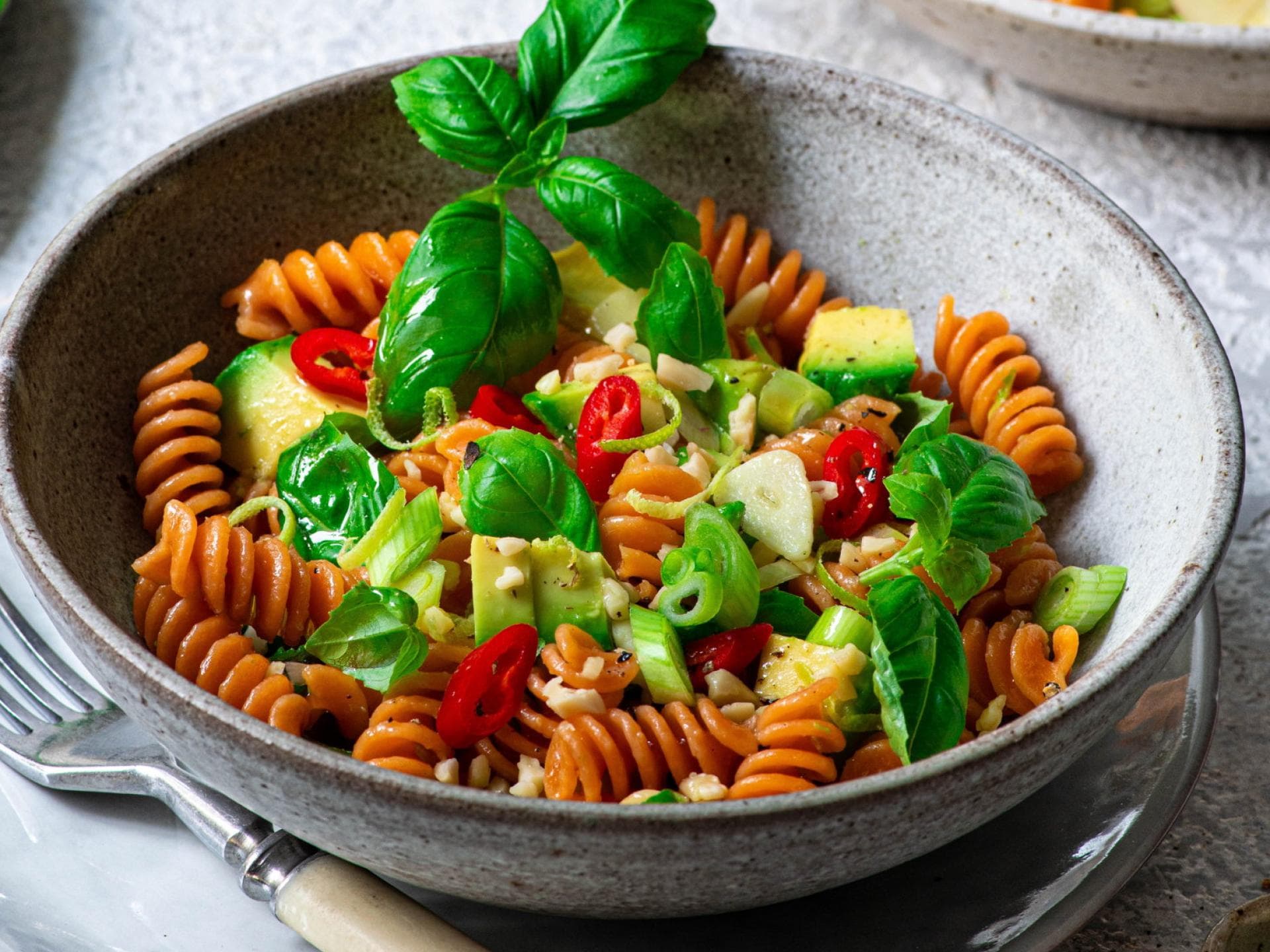 Linsennudeln mit Avocado Linsennudeln mit Avocado