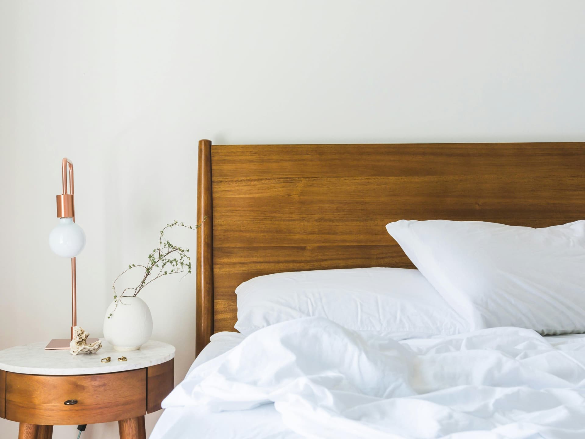 Ein muffig riechendes Schlafzimmer kann verschiedene Ursachen haben Muffig riechendes Schlafzimmer
