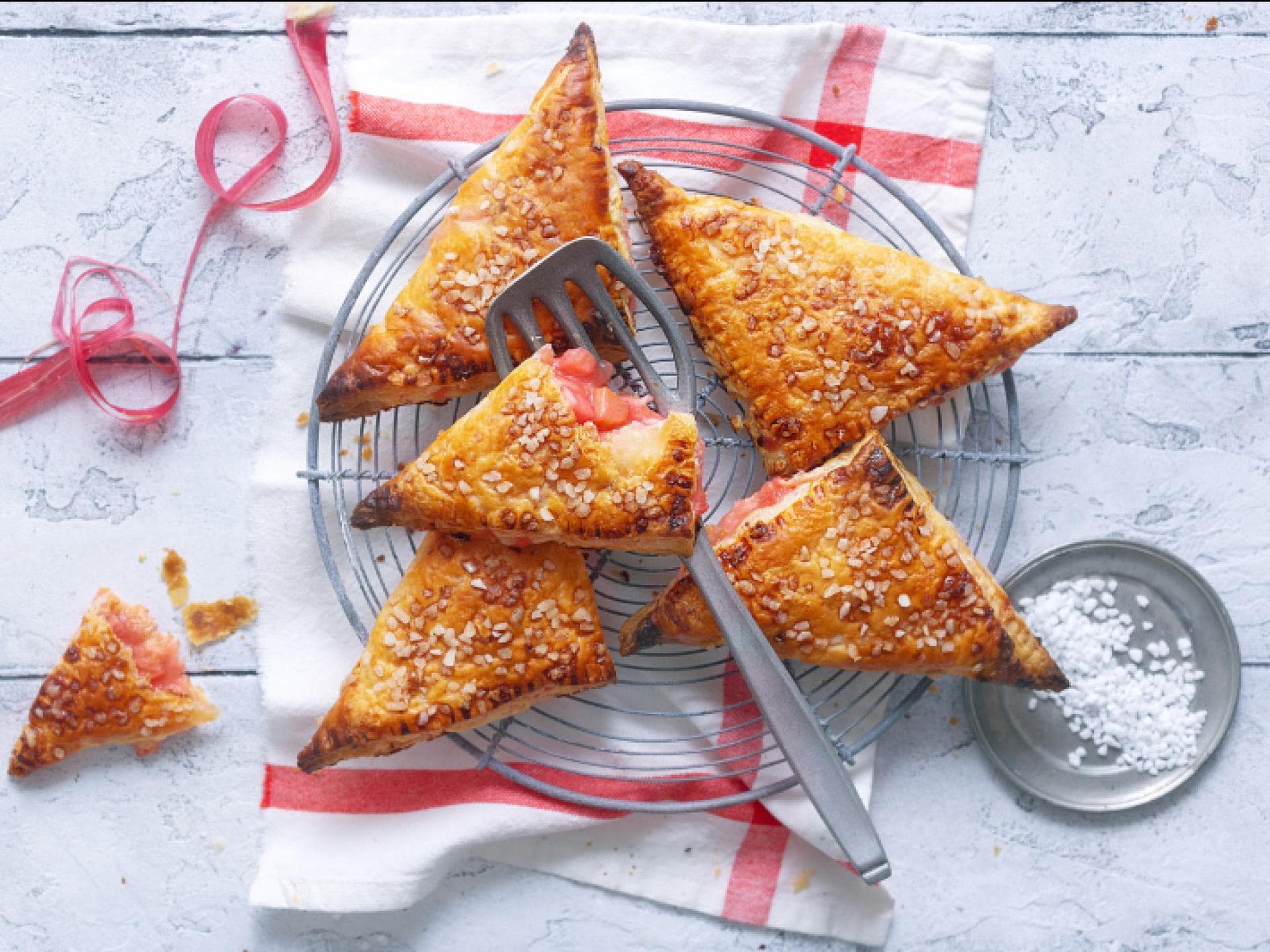 Rhabarber-Täschchen mit Apfel Rhabarber-Täschchen mit Apfel