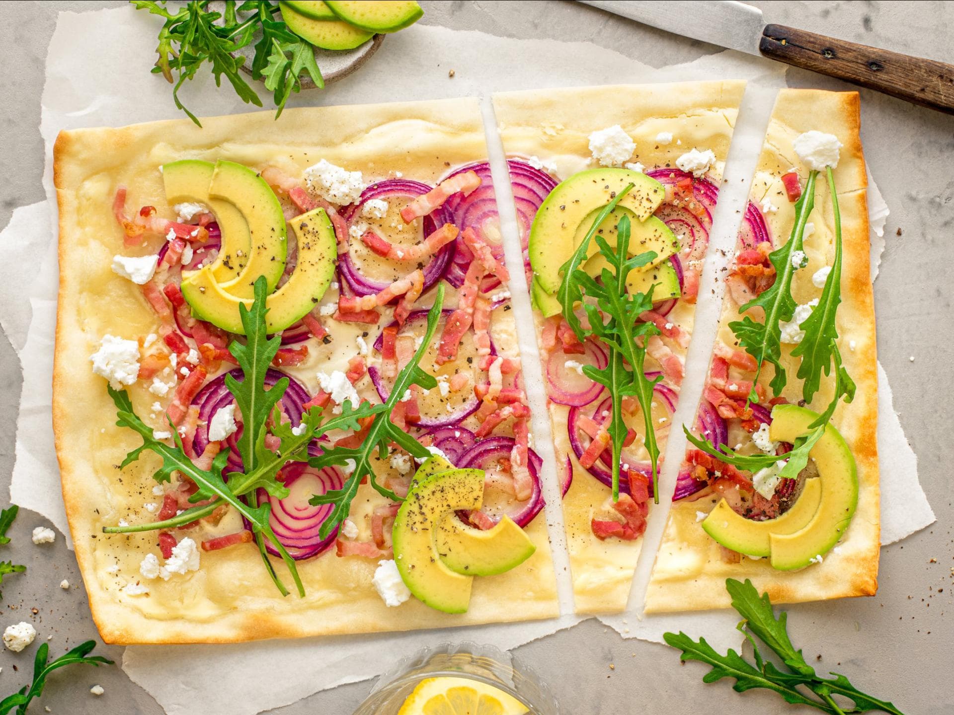 Avocado-Flammkuchen Avocado-Flammkuchen