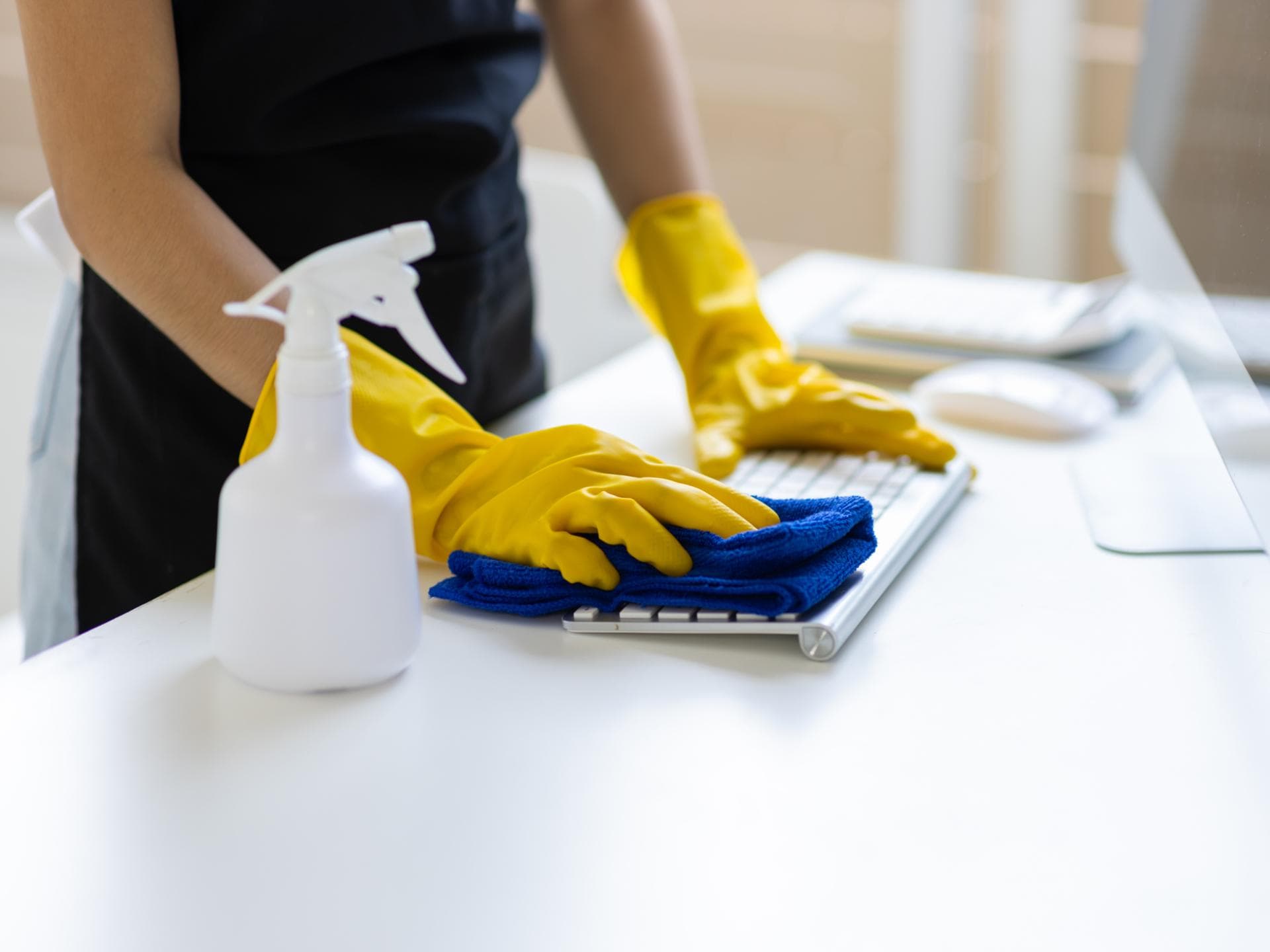Vergilbtes Plastik reinigen 
