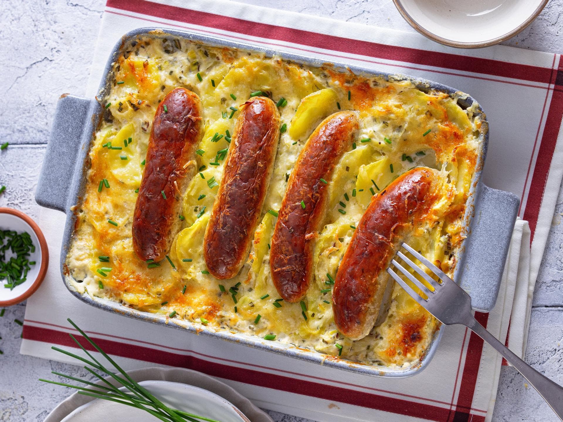 Kartoffelgratin mit Bratwurst Kartoffelgratin mit Bratwurst