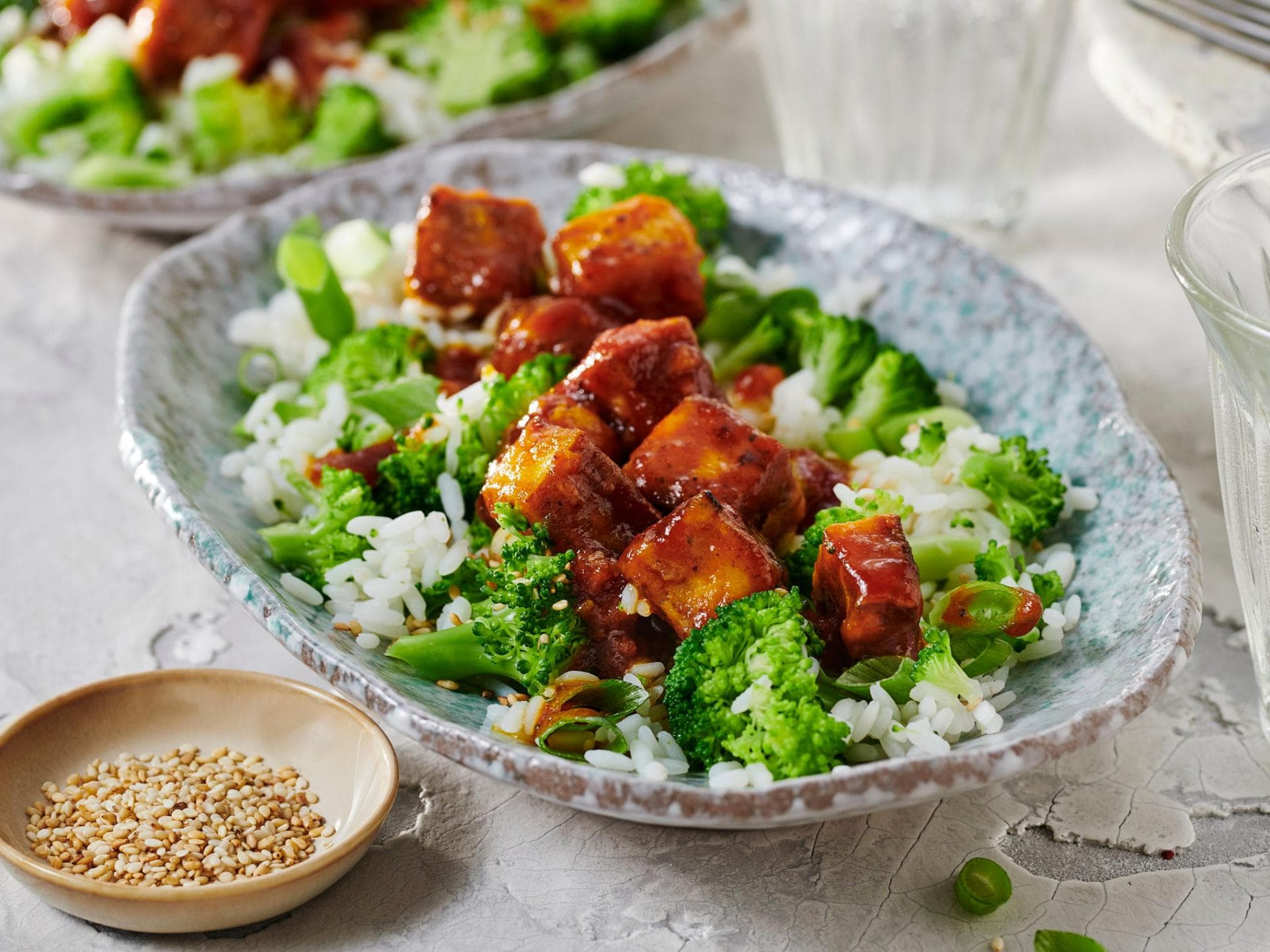Knuspriger Tofu mit Brokkoli-Reis Knuspriger Tofu mit Brokkoli-Reis