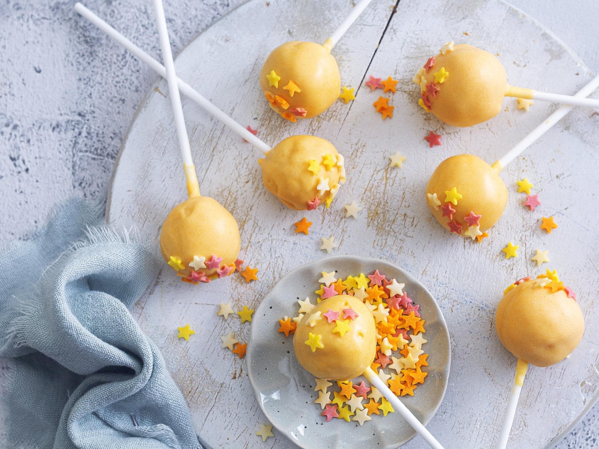 Zitronen-Cake-Pops Zitronen-Cake-Pops
