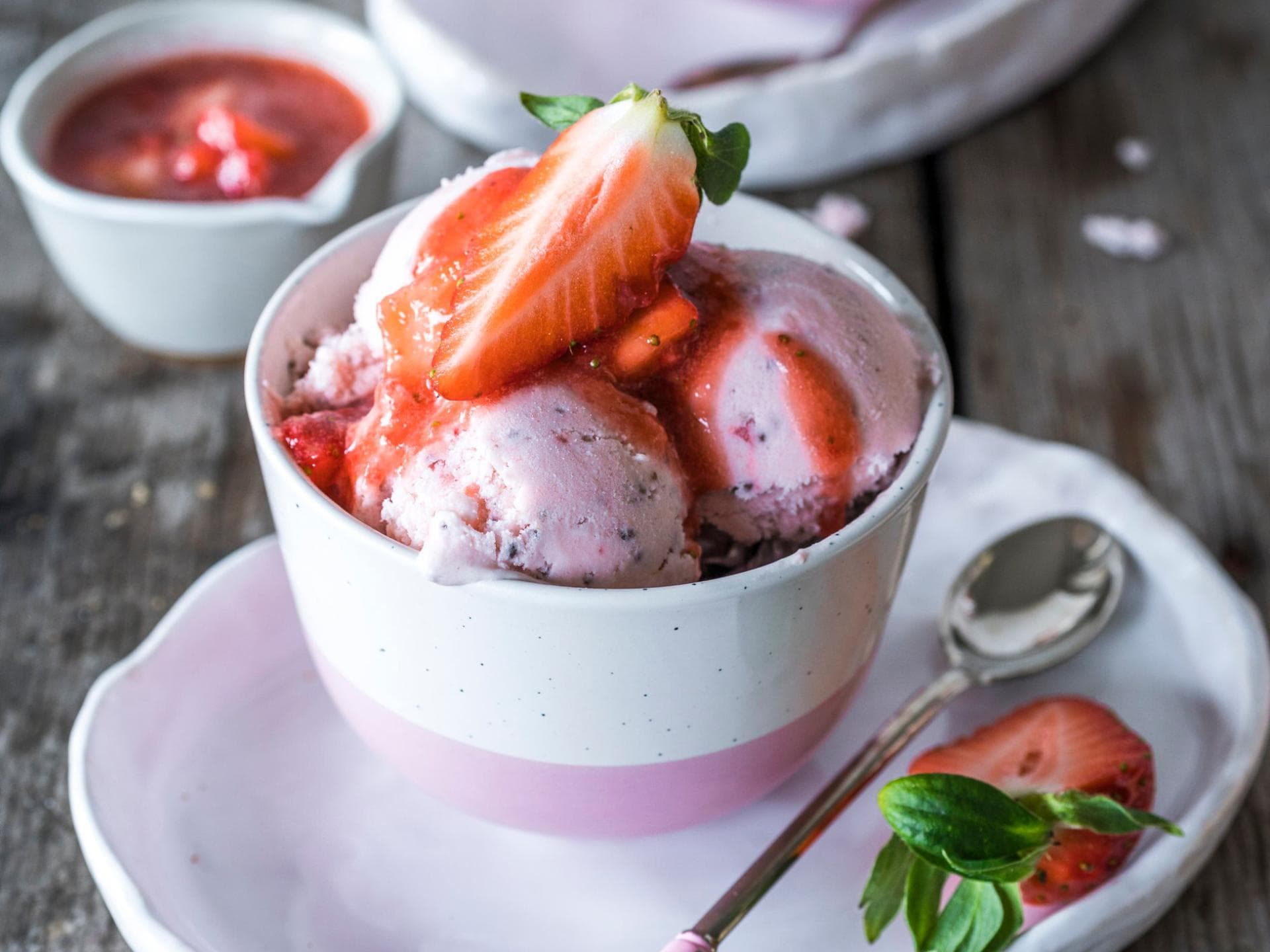 Erdbeer-Chia-Joghurt Erdbeer-Chia-Joghurt