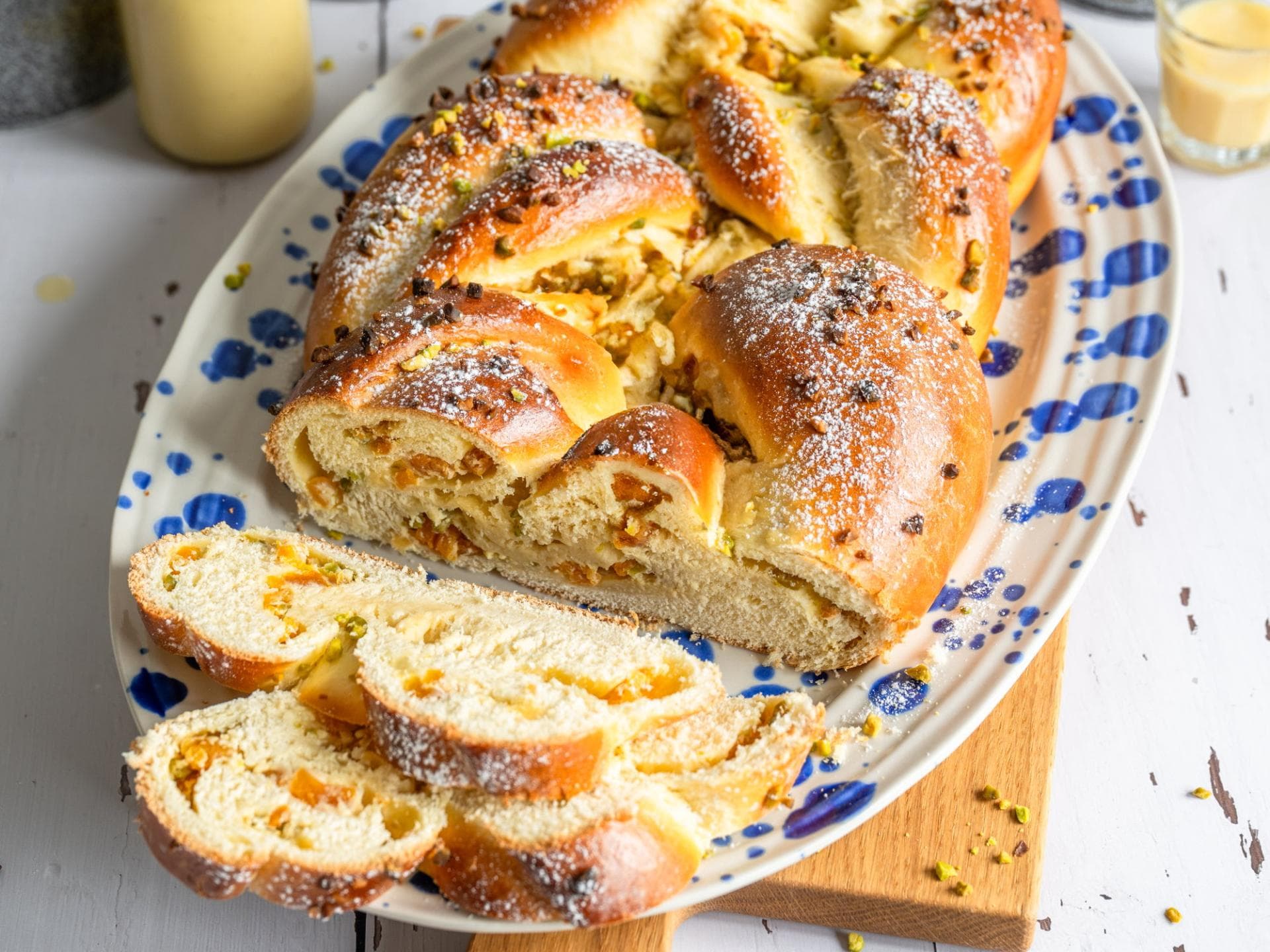 Hefezopf mit Frischkäse 