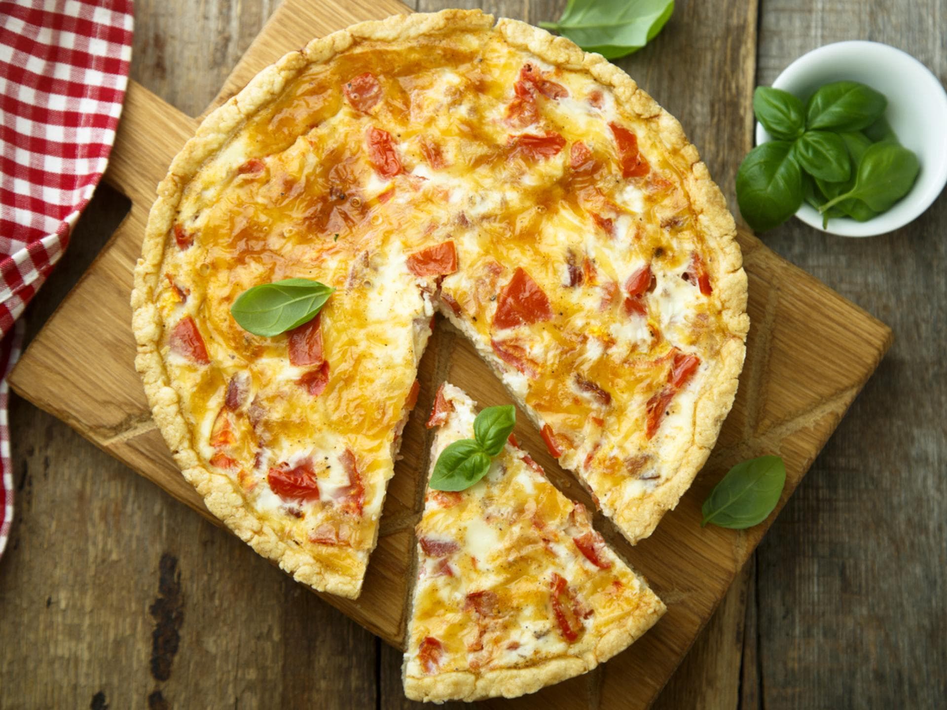 Mediterrane Quiche mit Schafskäse 