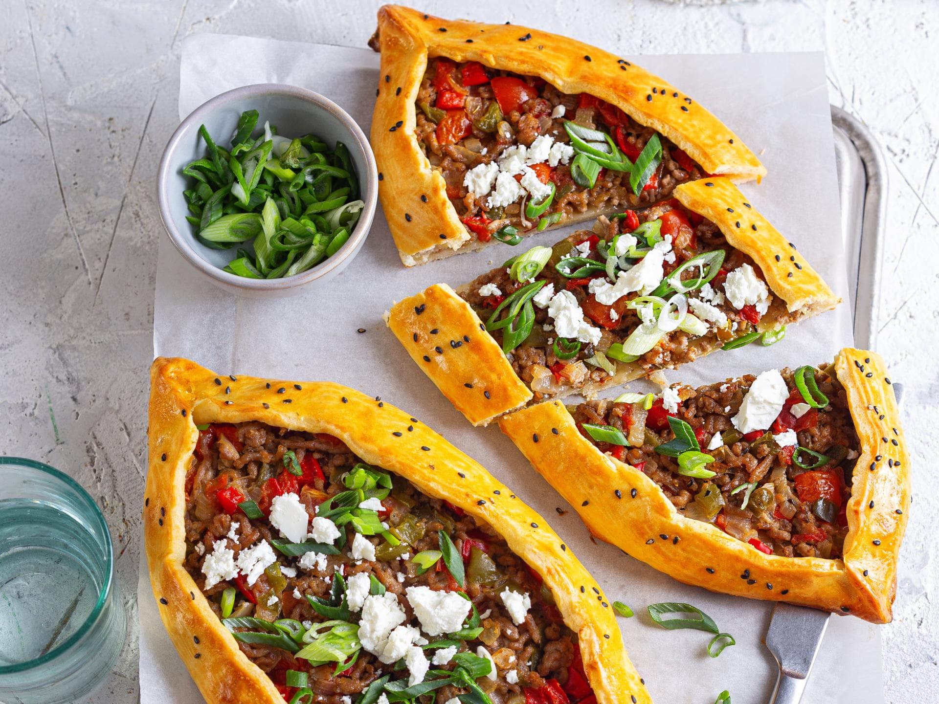 Pide mit Hackfleisch Pide mit Hackfleisch