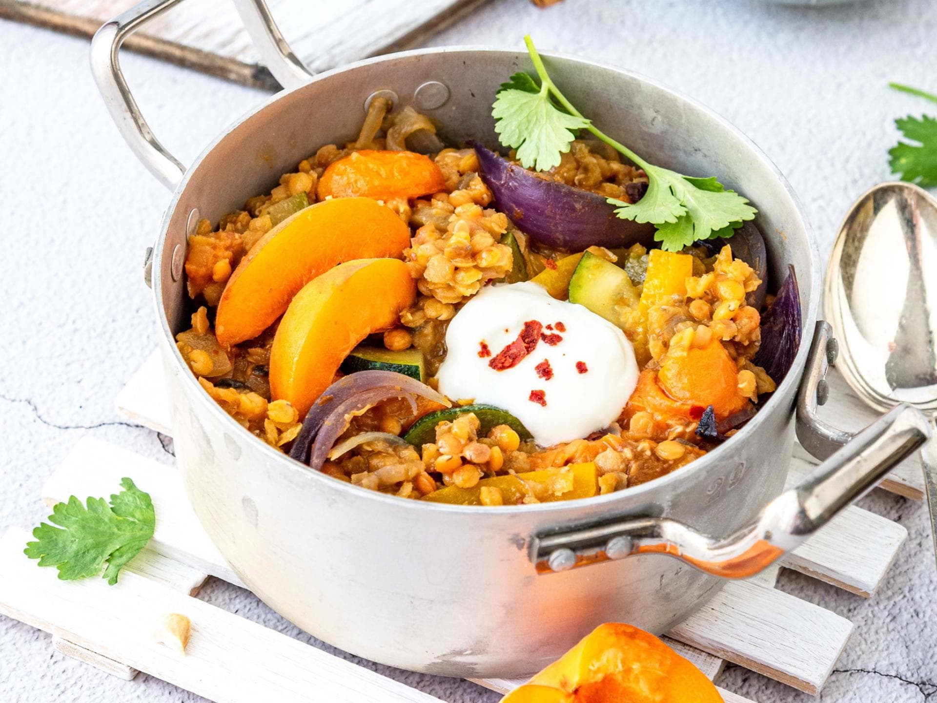 Linsen-Gemüse-Curry mit Aprikosen 
