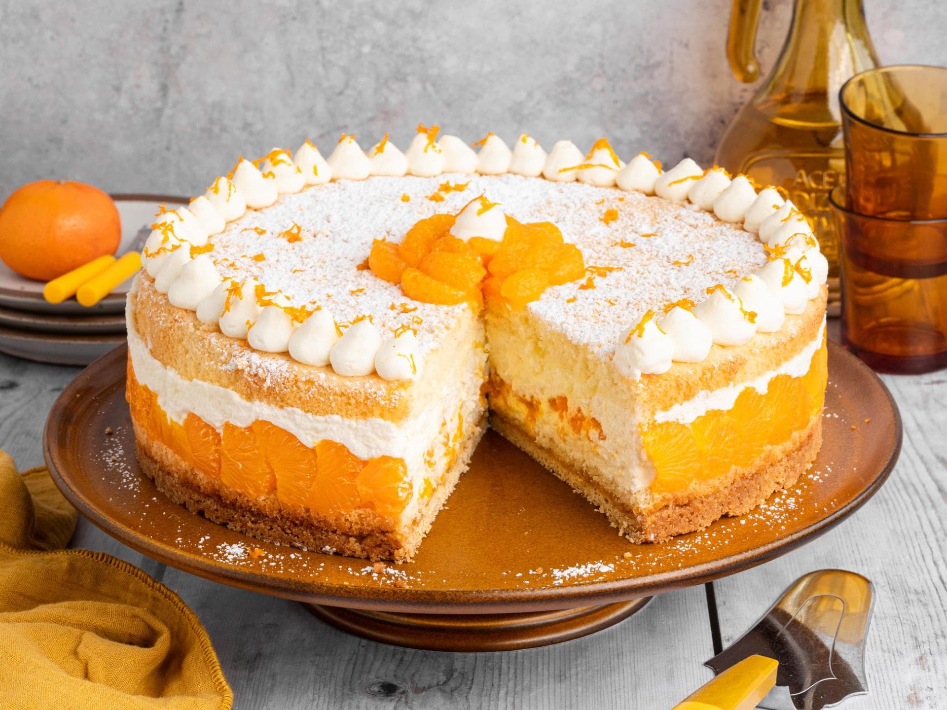 Käse-Sahne-Torte mit Mandarinen Käse-Sahne-Torte mit Mandarinen