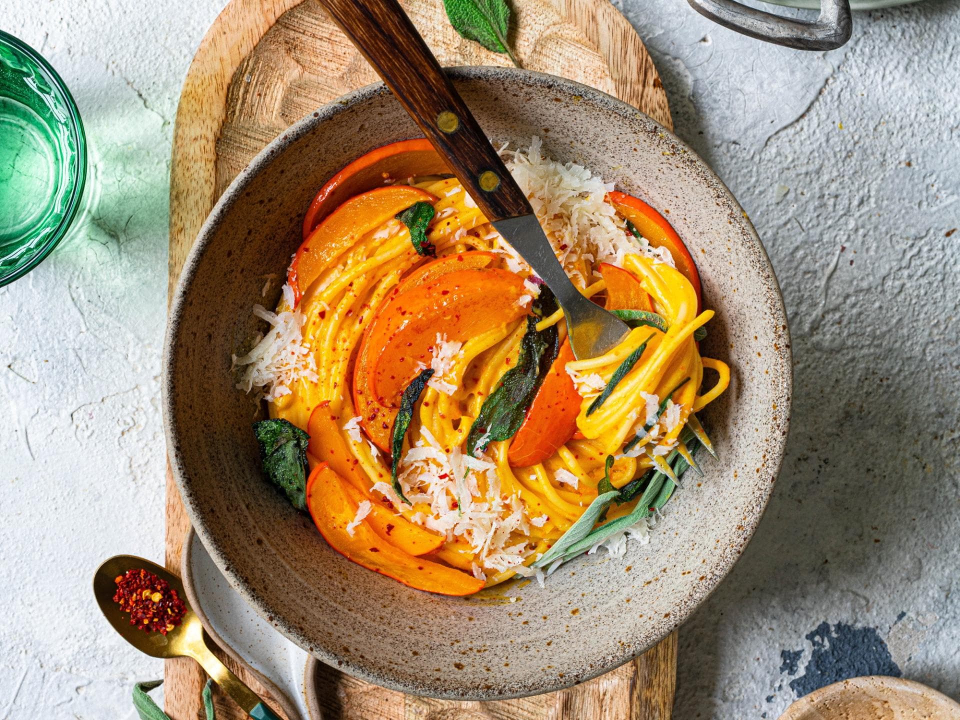 Kürbis-Pasta mit Salbei  Kürbis-Pasta mit Salbei