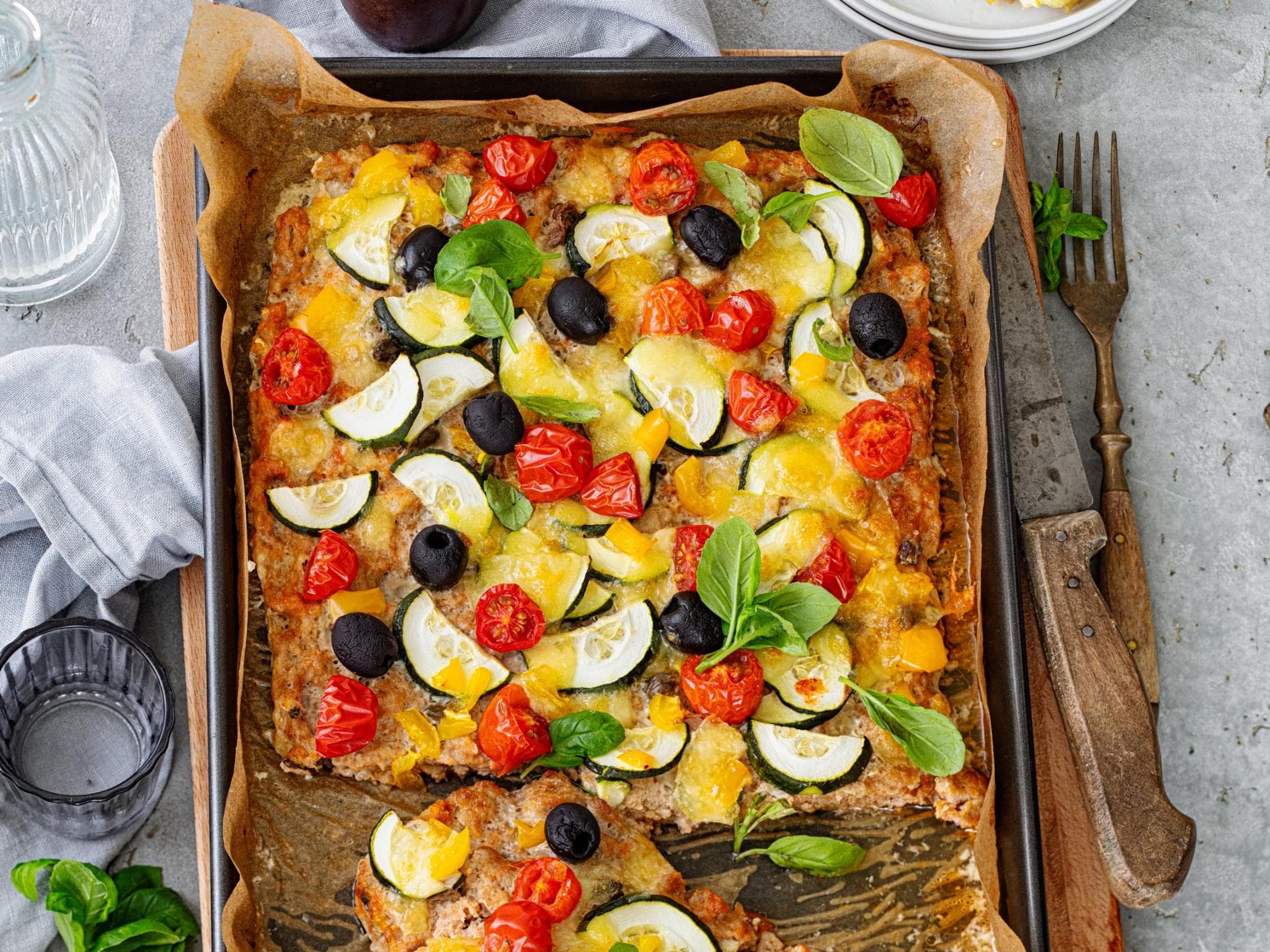 Hackbraten vom Blech mit Gemüse 