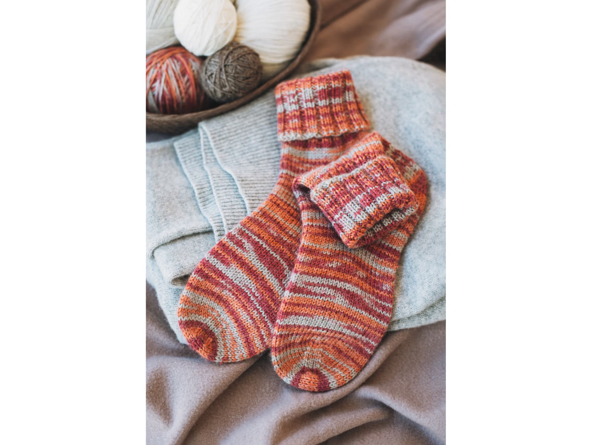 Strickanleitung für Ringelsocken Gestrickte Ringelsocken