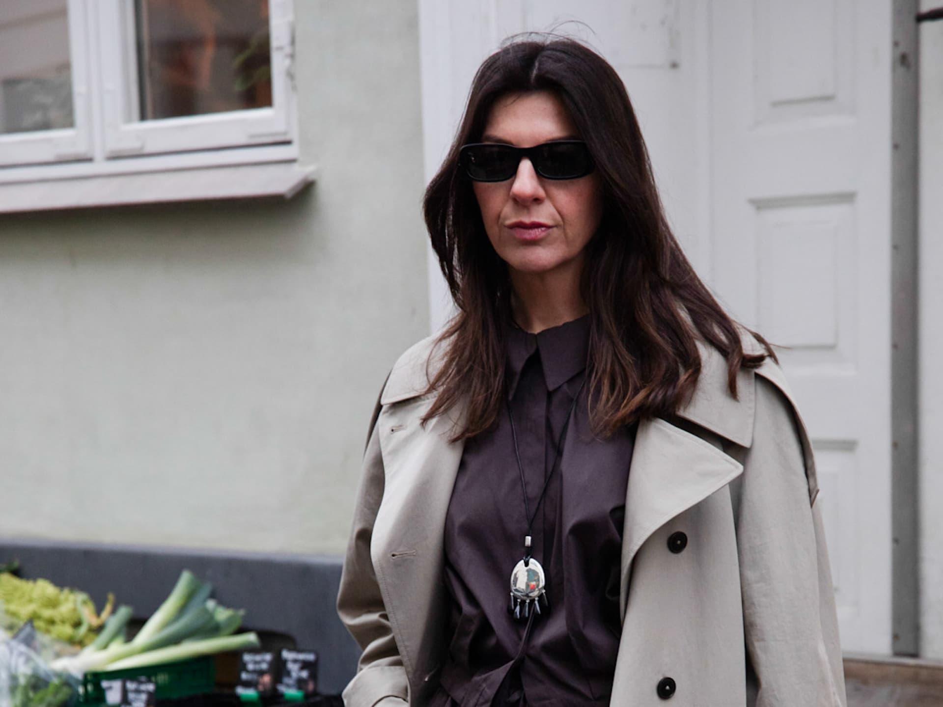 Frau in 90er-Jahre-Bluse