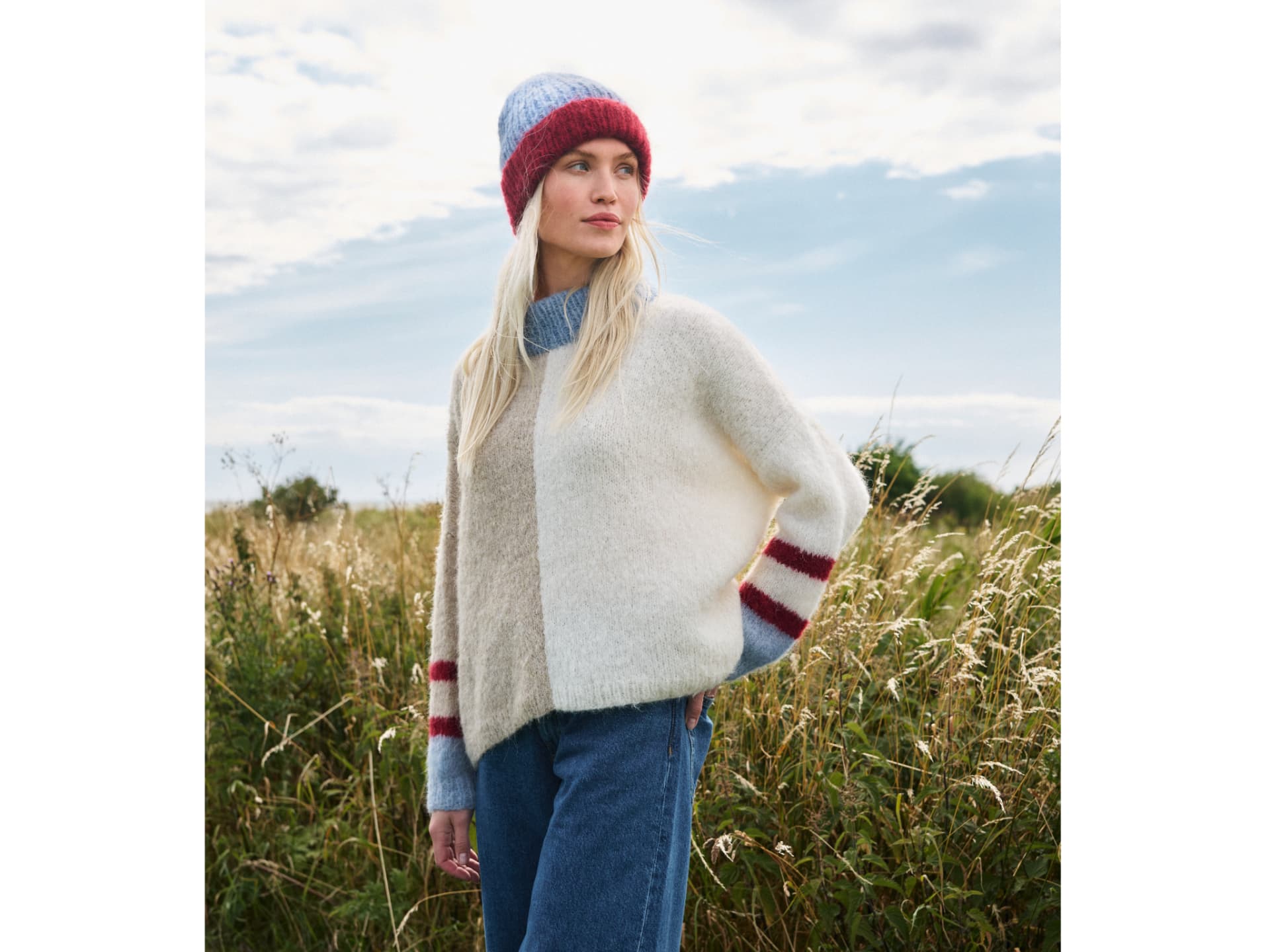 Model in Natural Alpaca Lungo Pullover von Lana Grossa