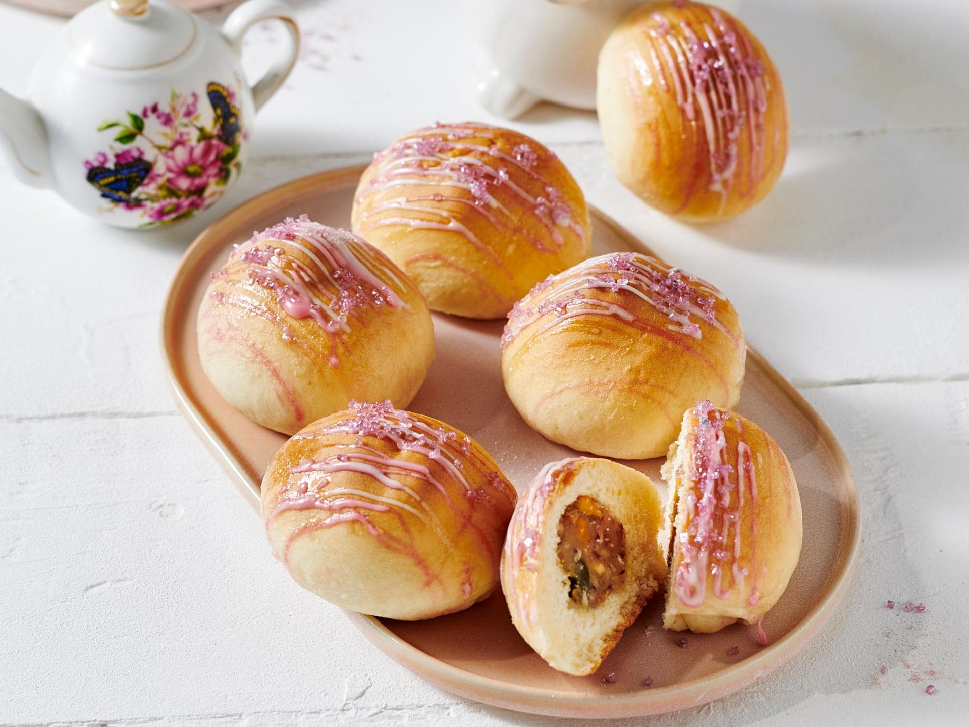 Gefülltes Ostereier-Gebäck Gefülltes Ostereier-Gebäck