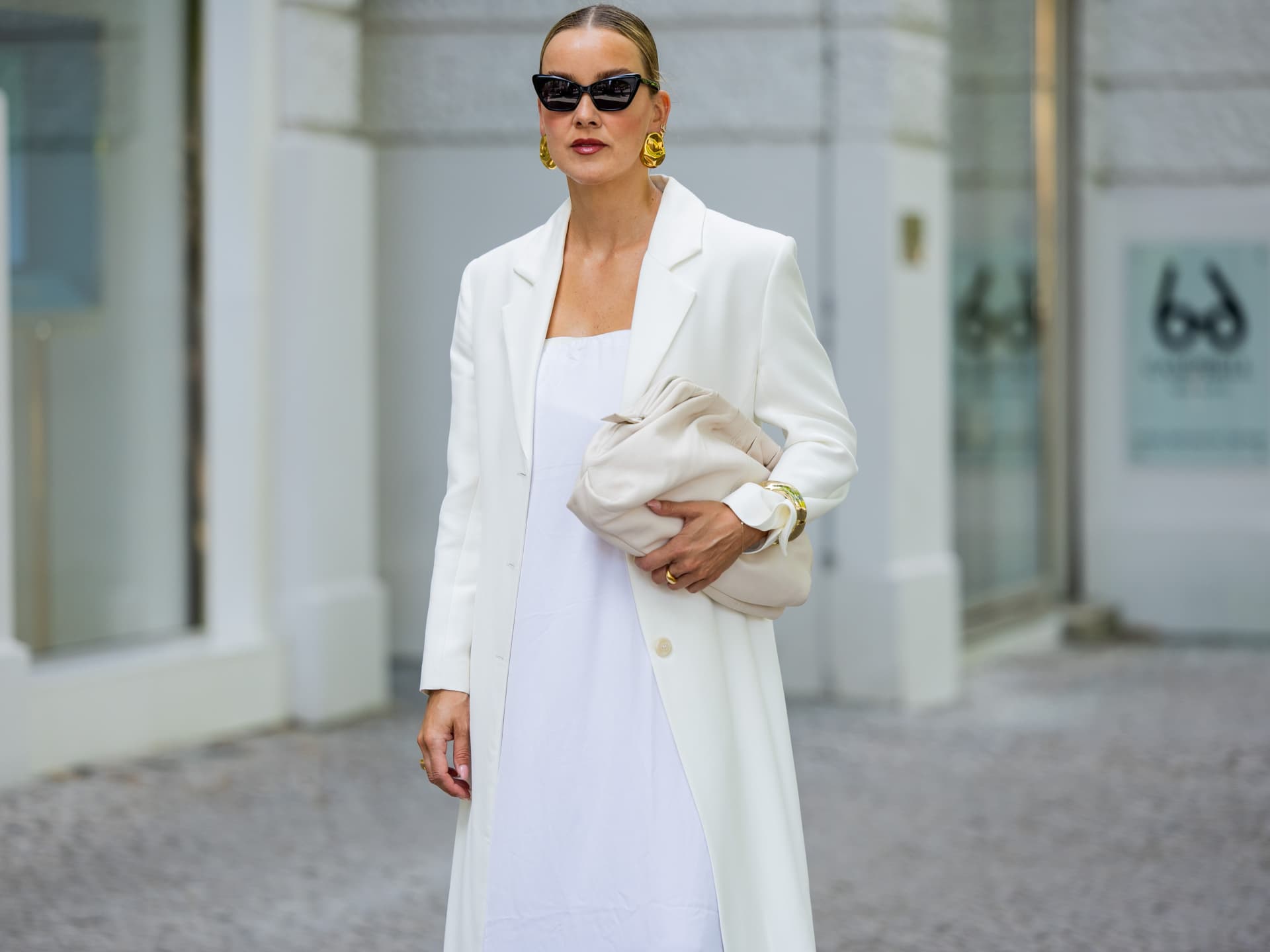 Tina Haase in einem langen Kleid