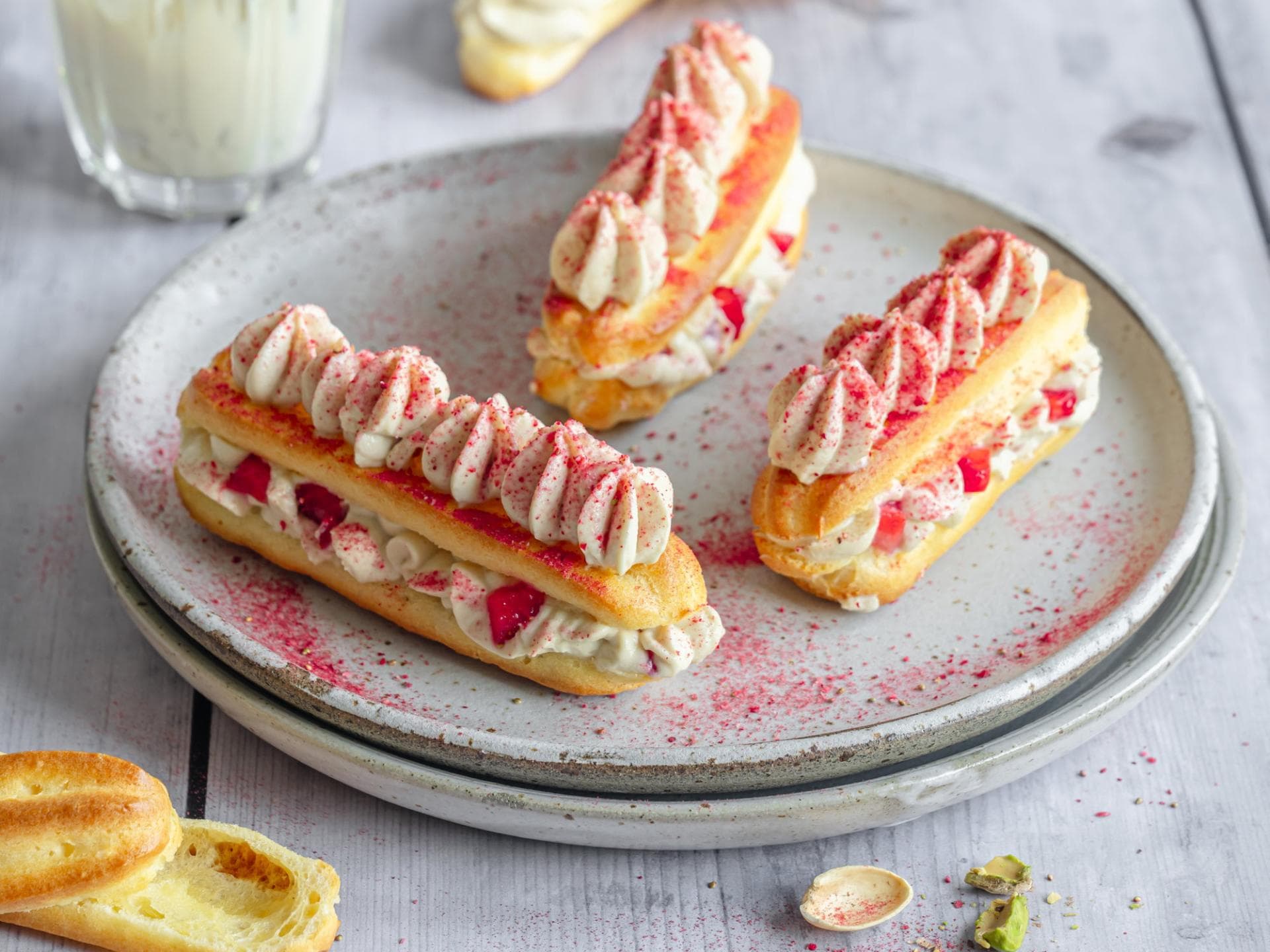Eclairs mit Erdbeercreme 