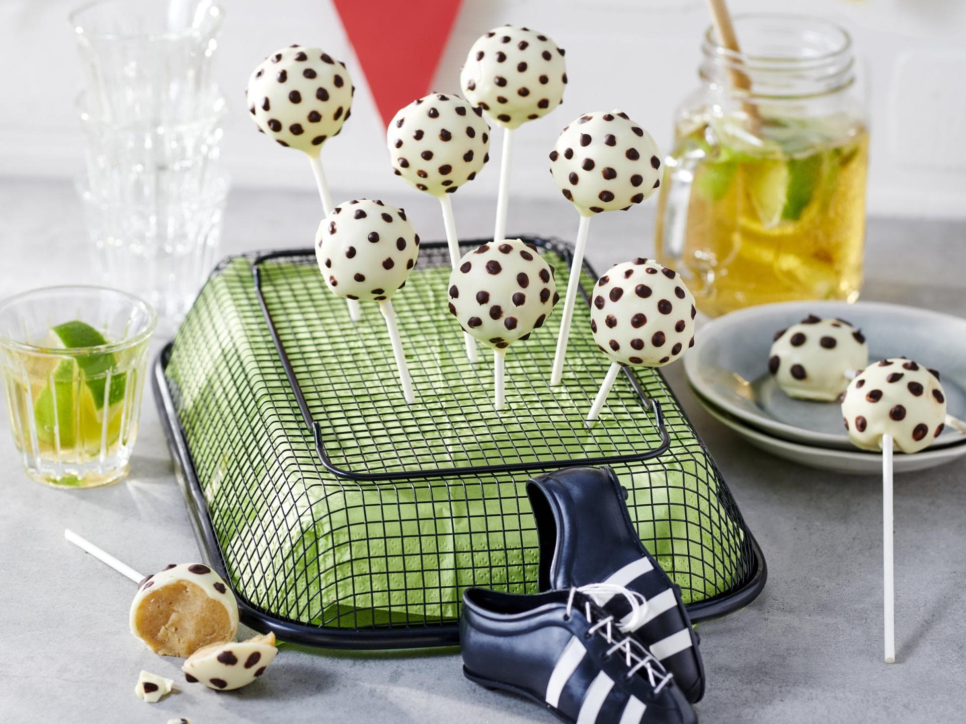 Fußball-Cakepops Fußball-Cakepops